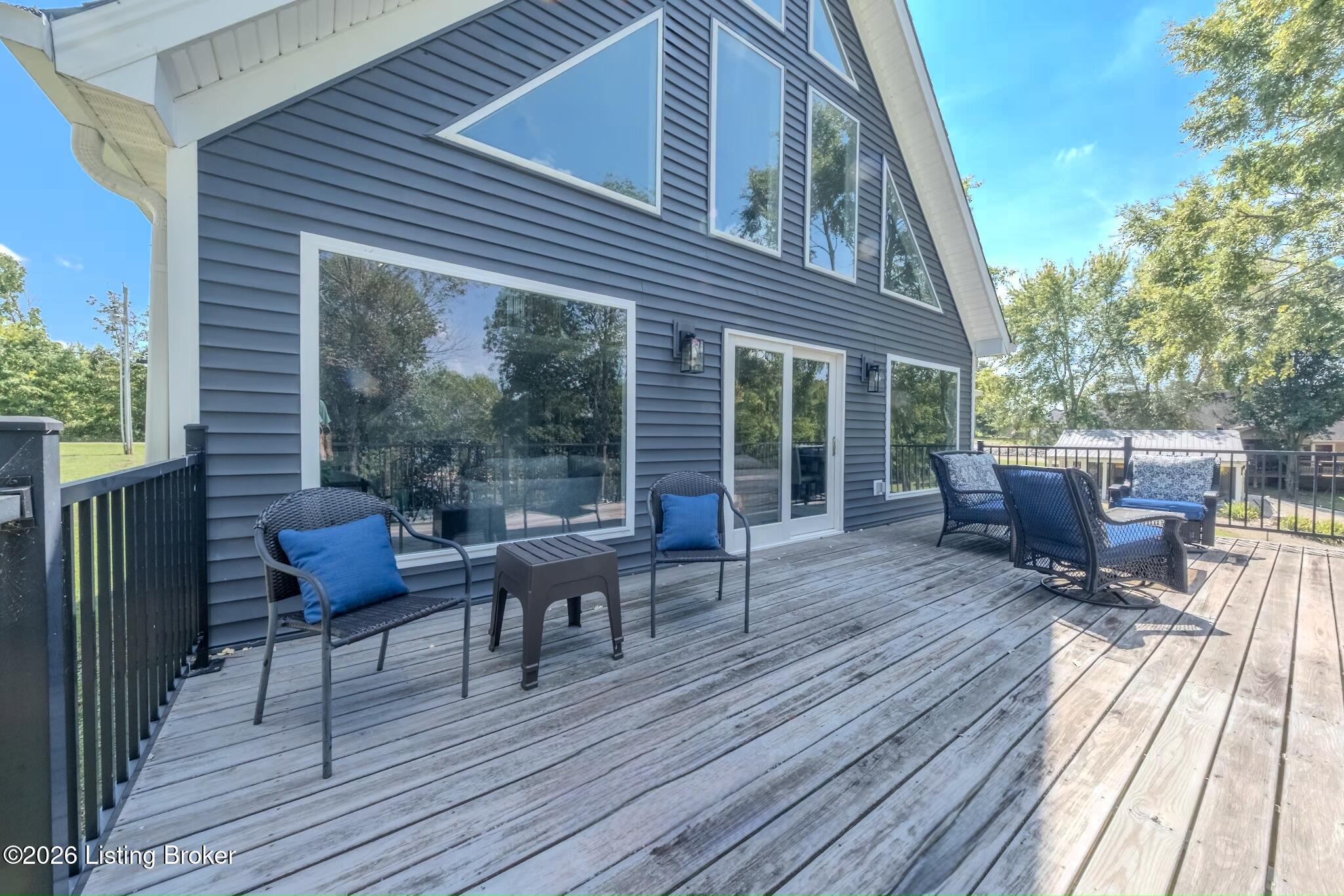 1519 Sandy Beach Ln Property Photo 20