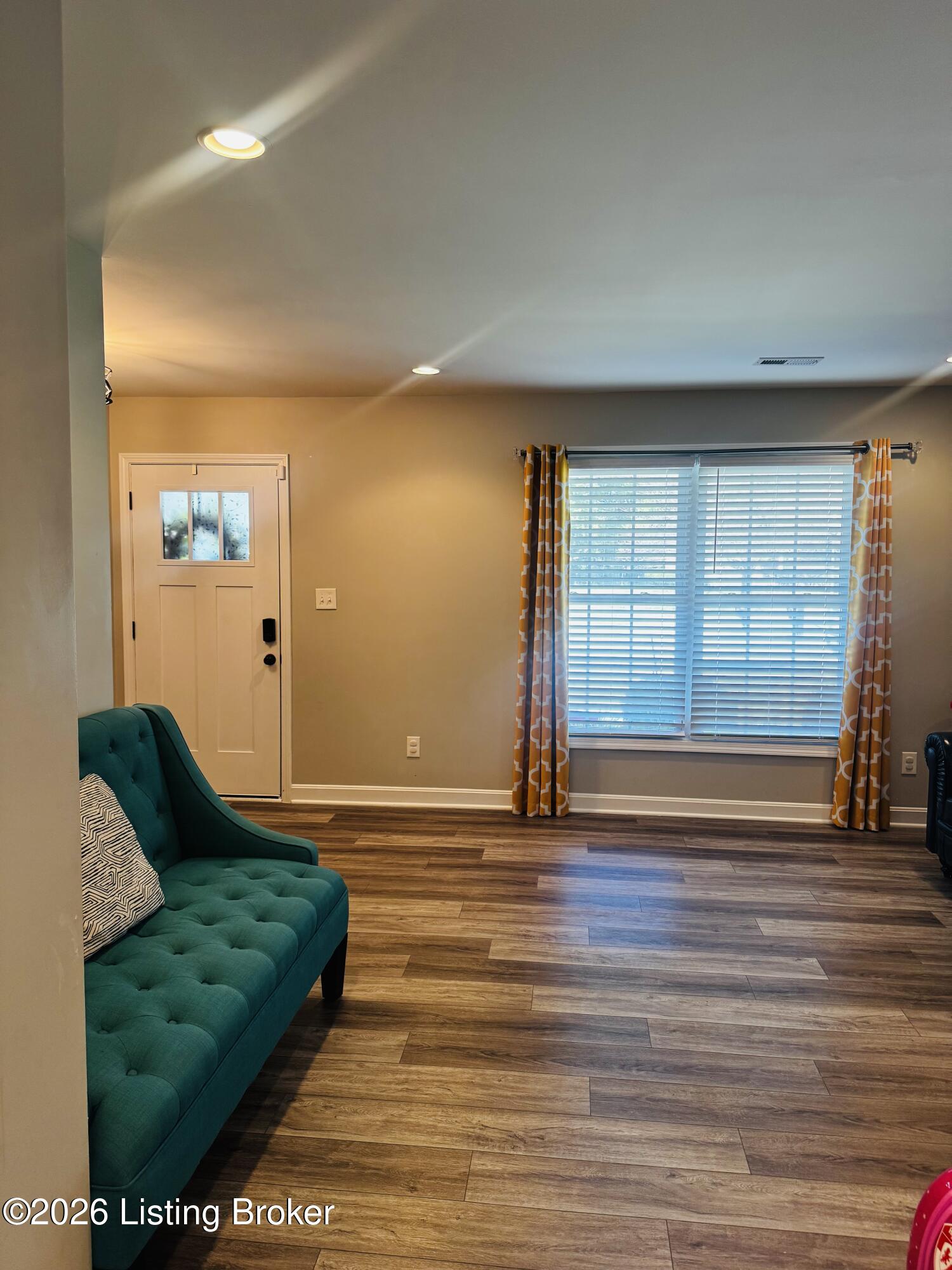 10504 Church Ct Property Photo 3