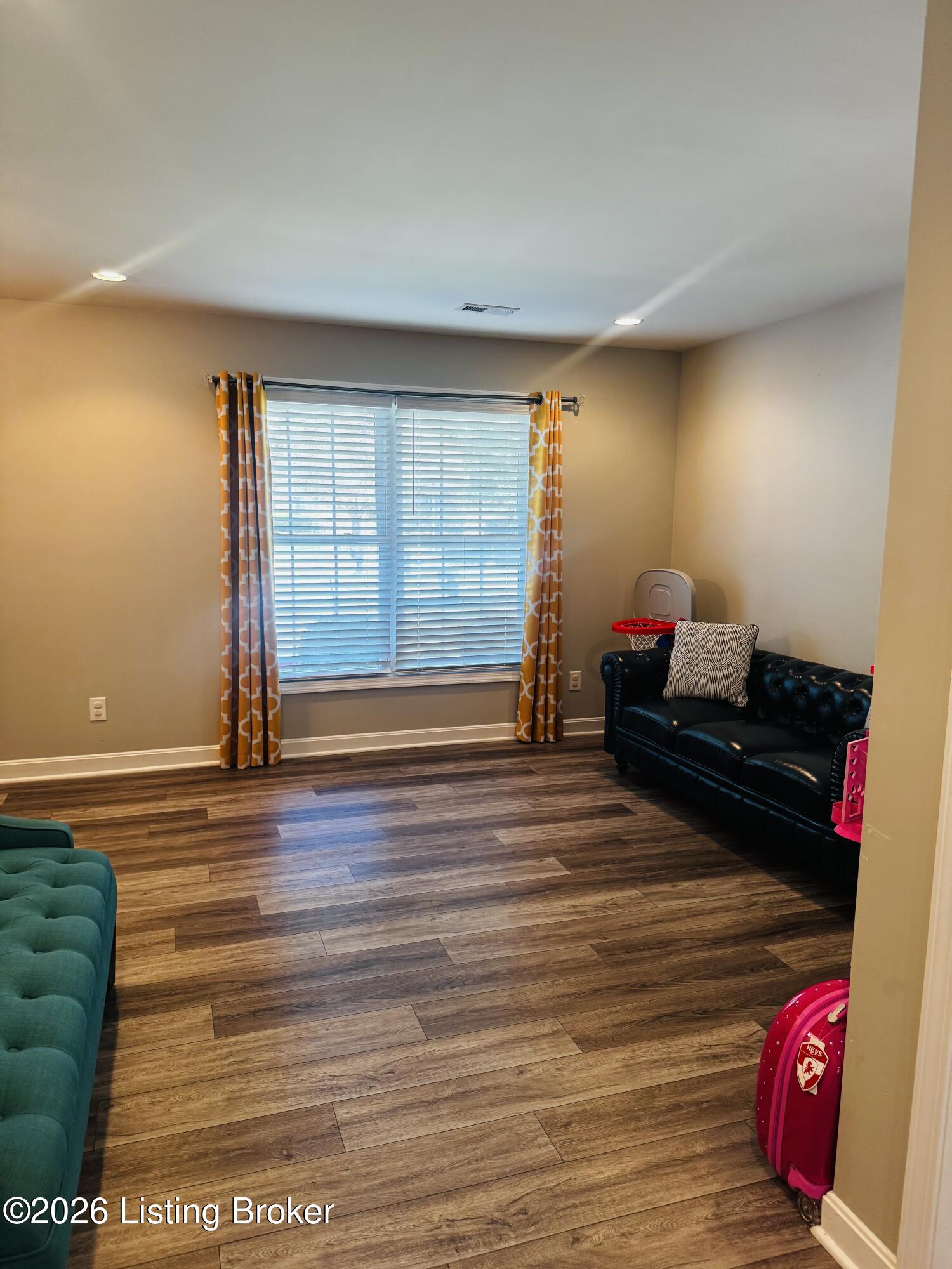 10504 Church Ct Property Photo 4