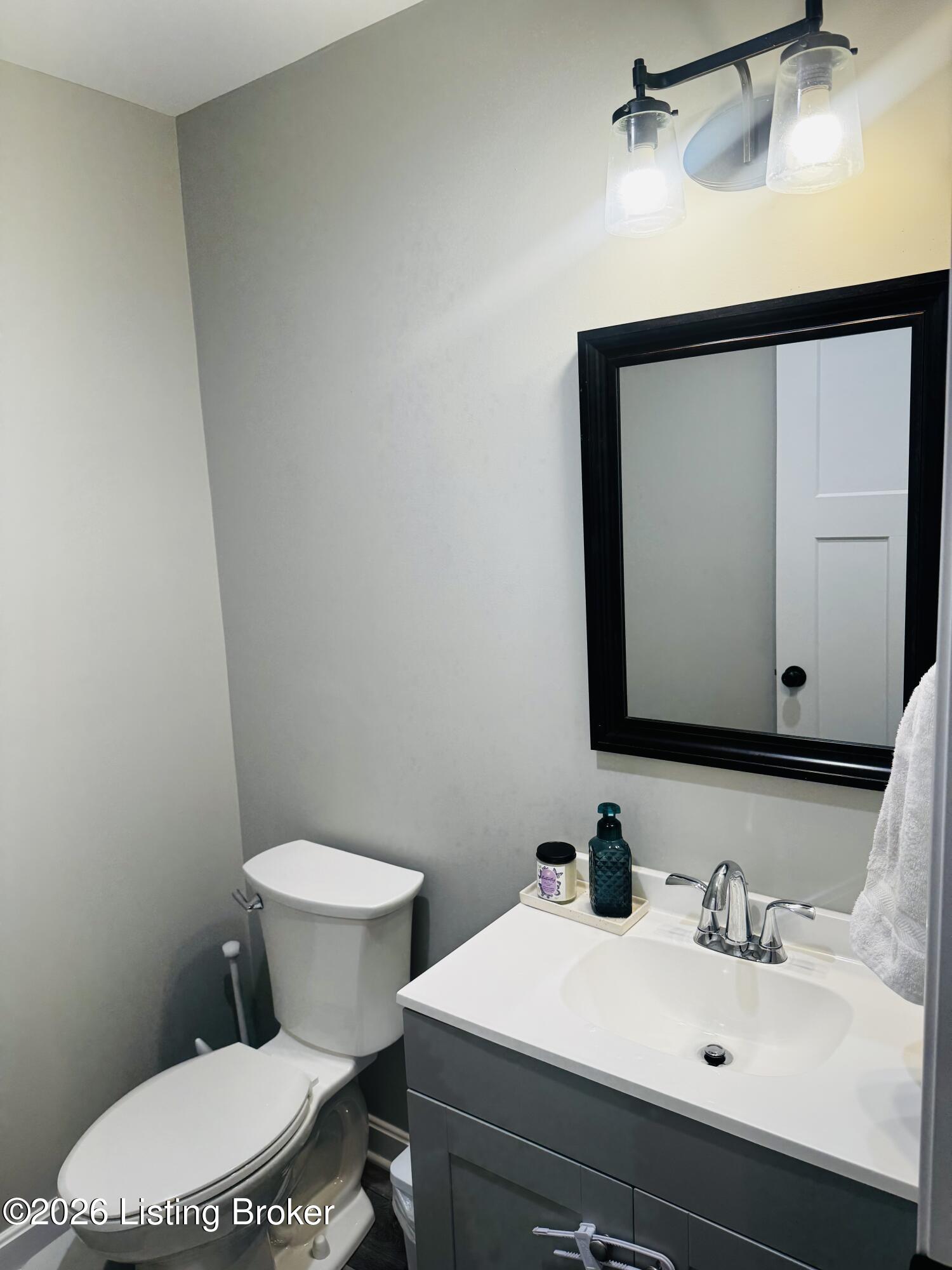 10504 Church Ct Property Photo 6