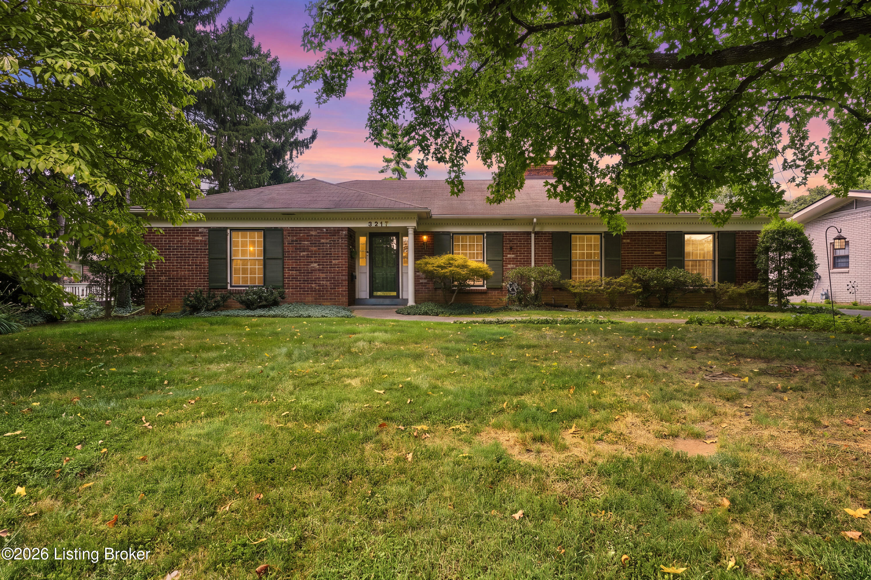 3217 Dundee Rd Property Photo 1