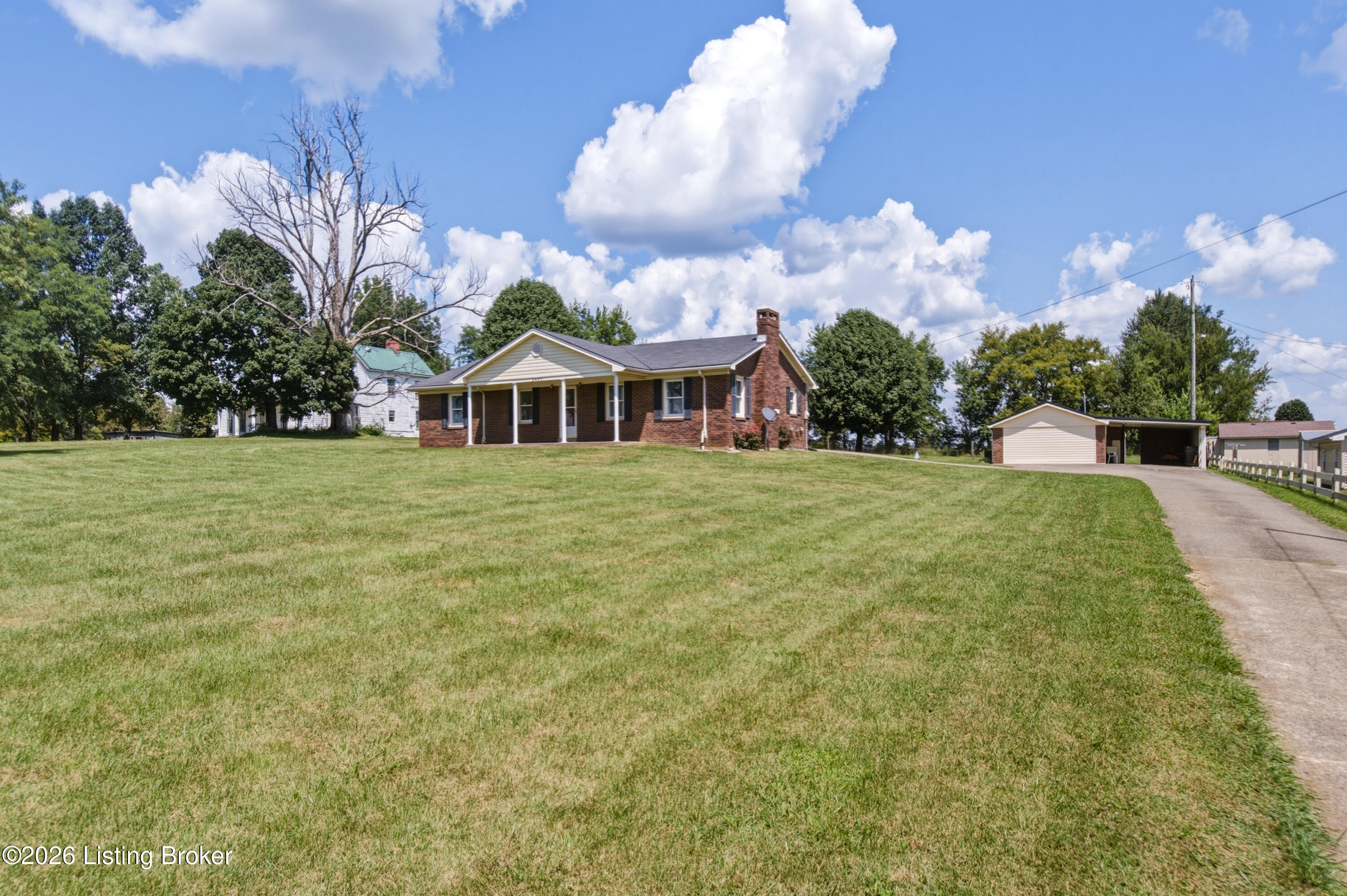2440 Bardstown Rd Property Photo 2