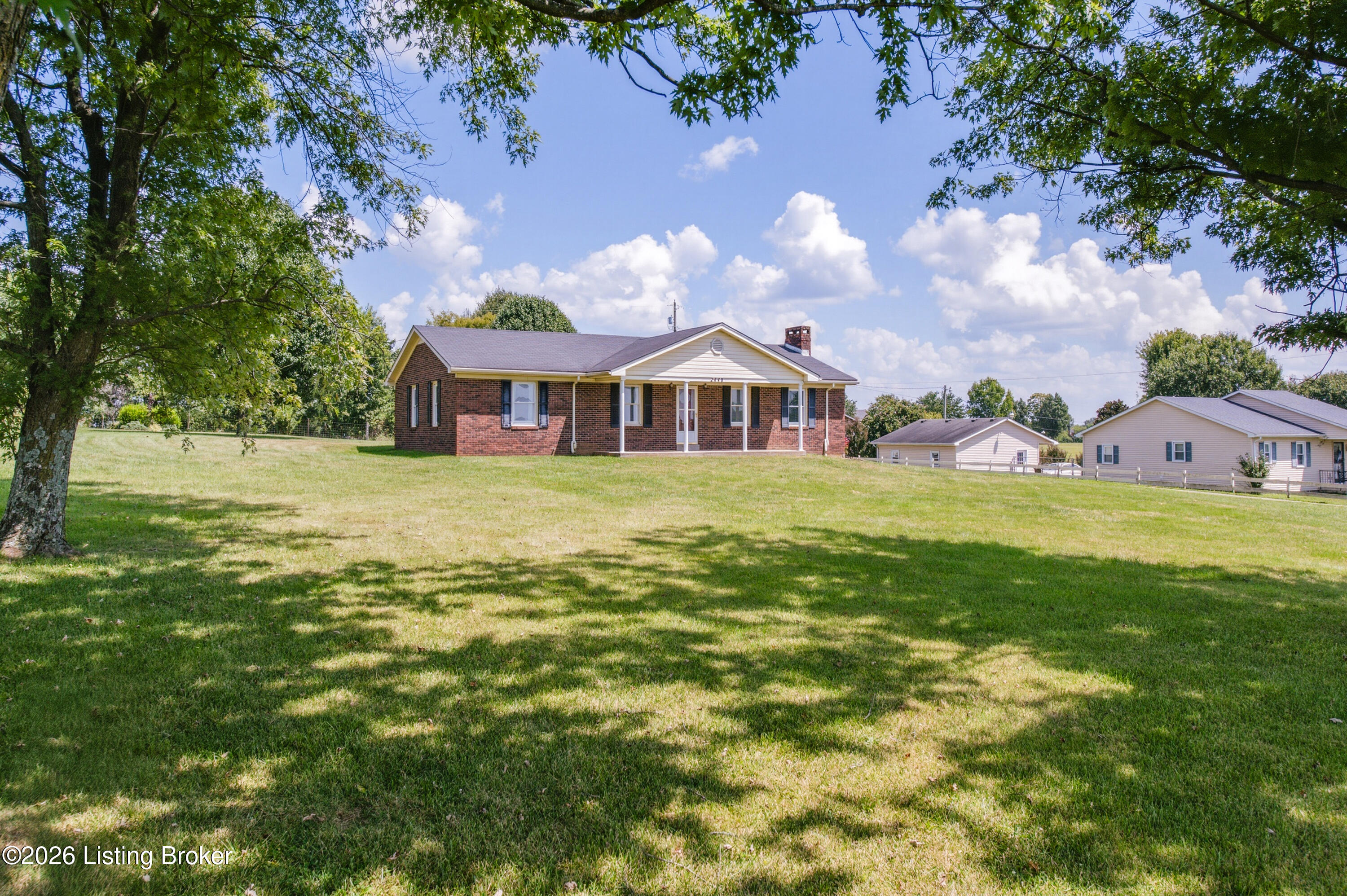 2440 Bardstown Rd Property Photo 3