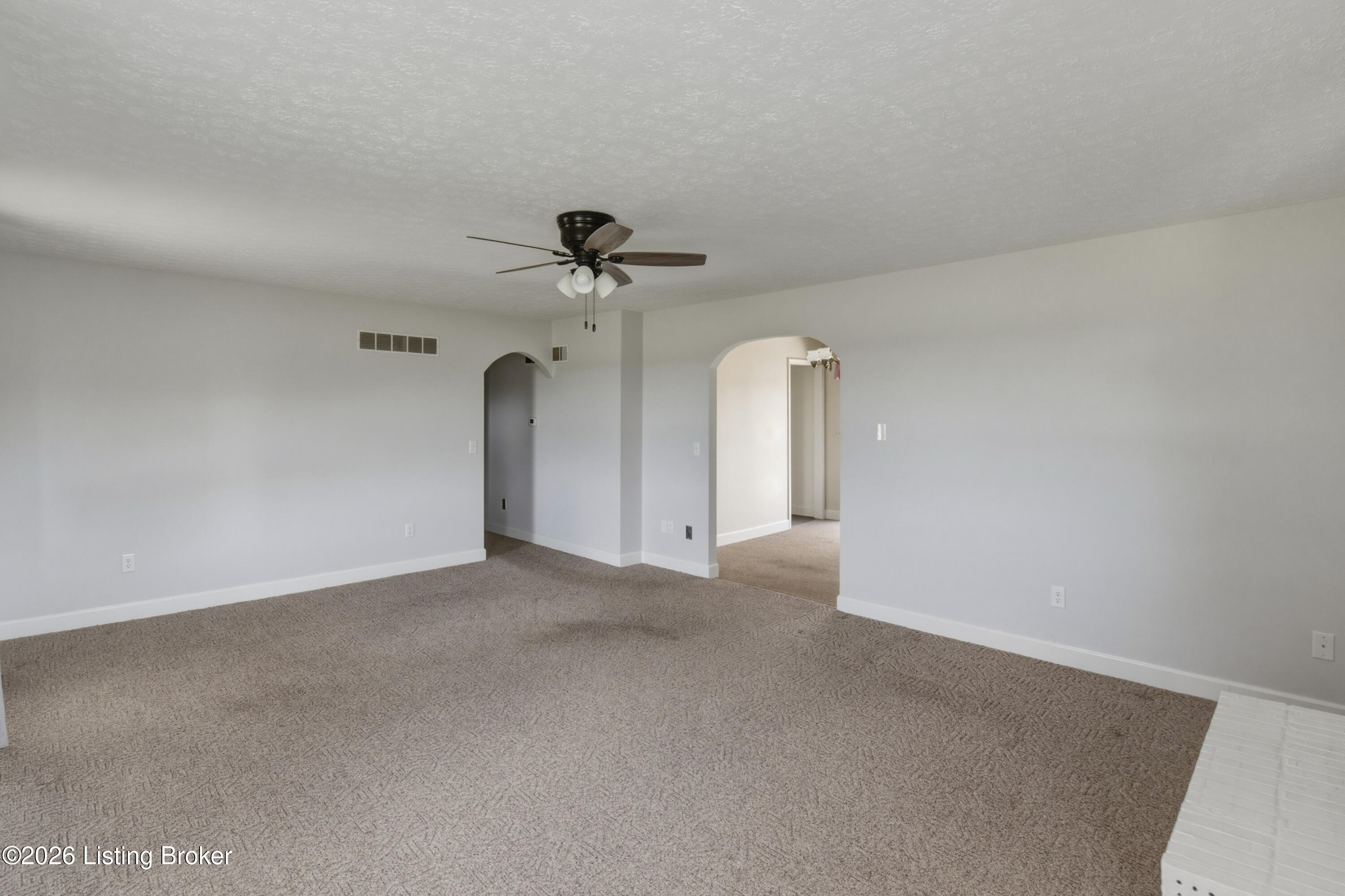 2440 Bardstown Rd Property Photo 9