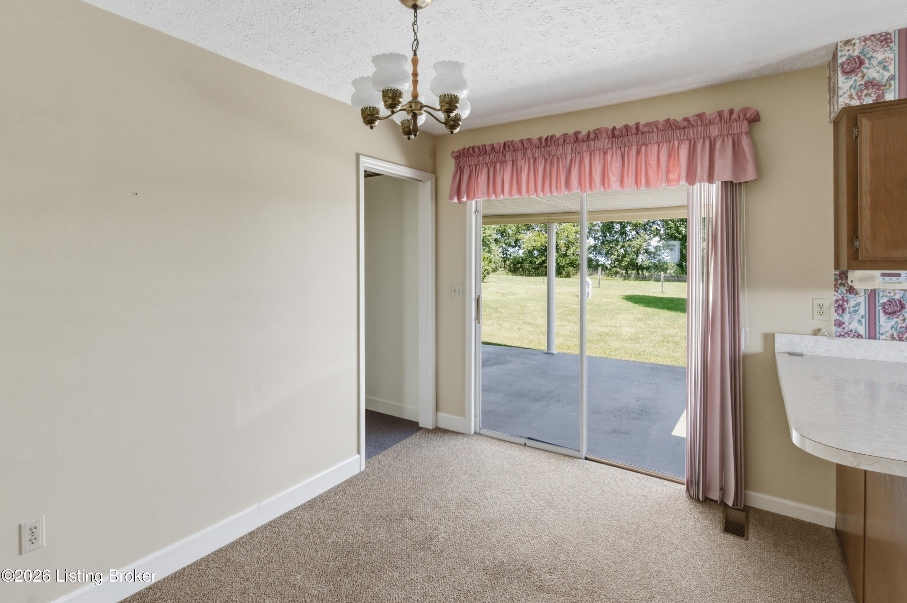 2440 Bardstown Rd Property Photo 14