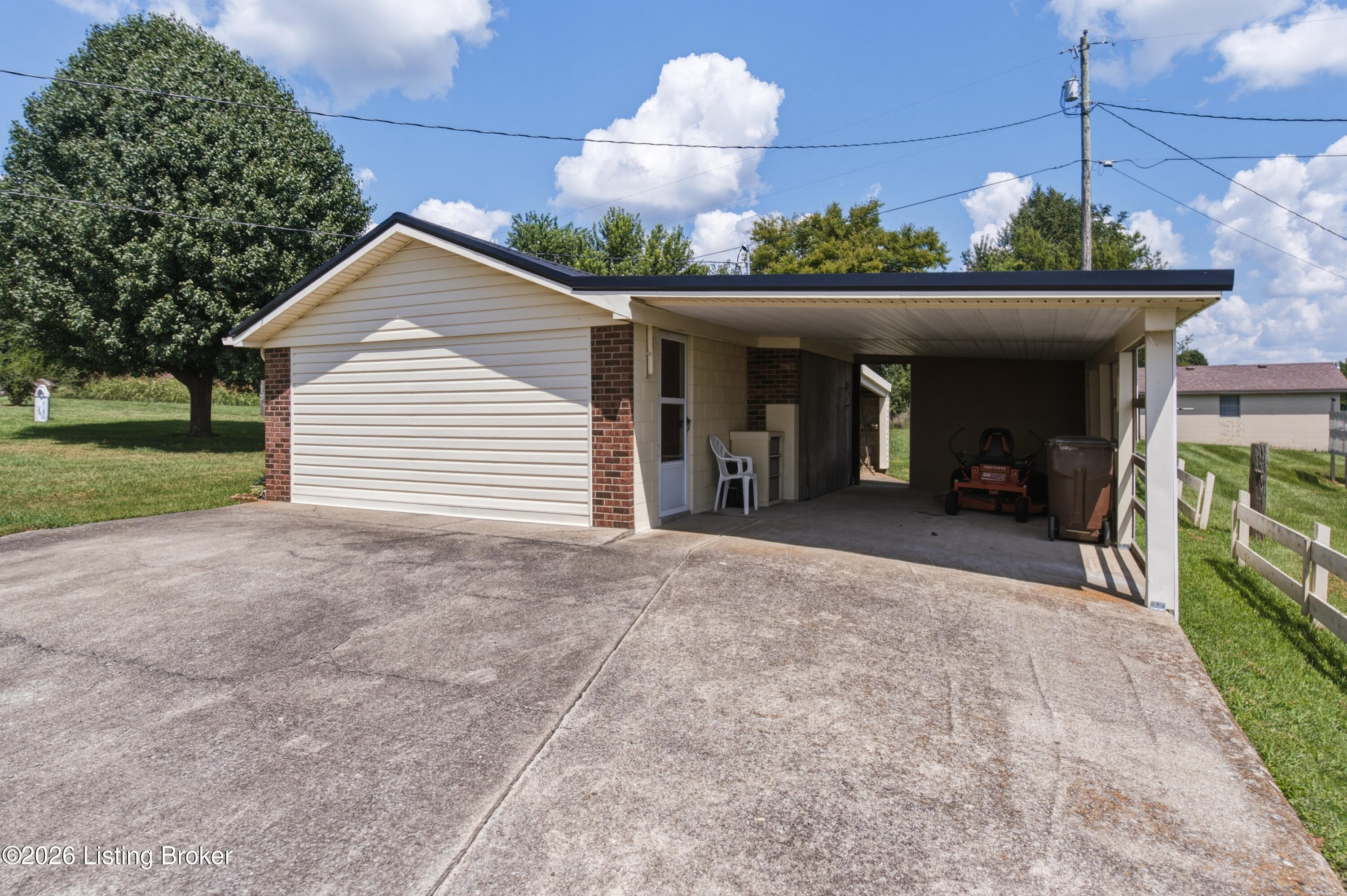 2440 Bardstown Rd Property Photo 42