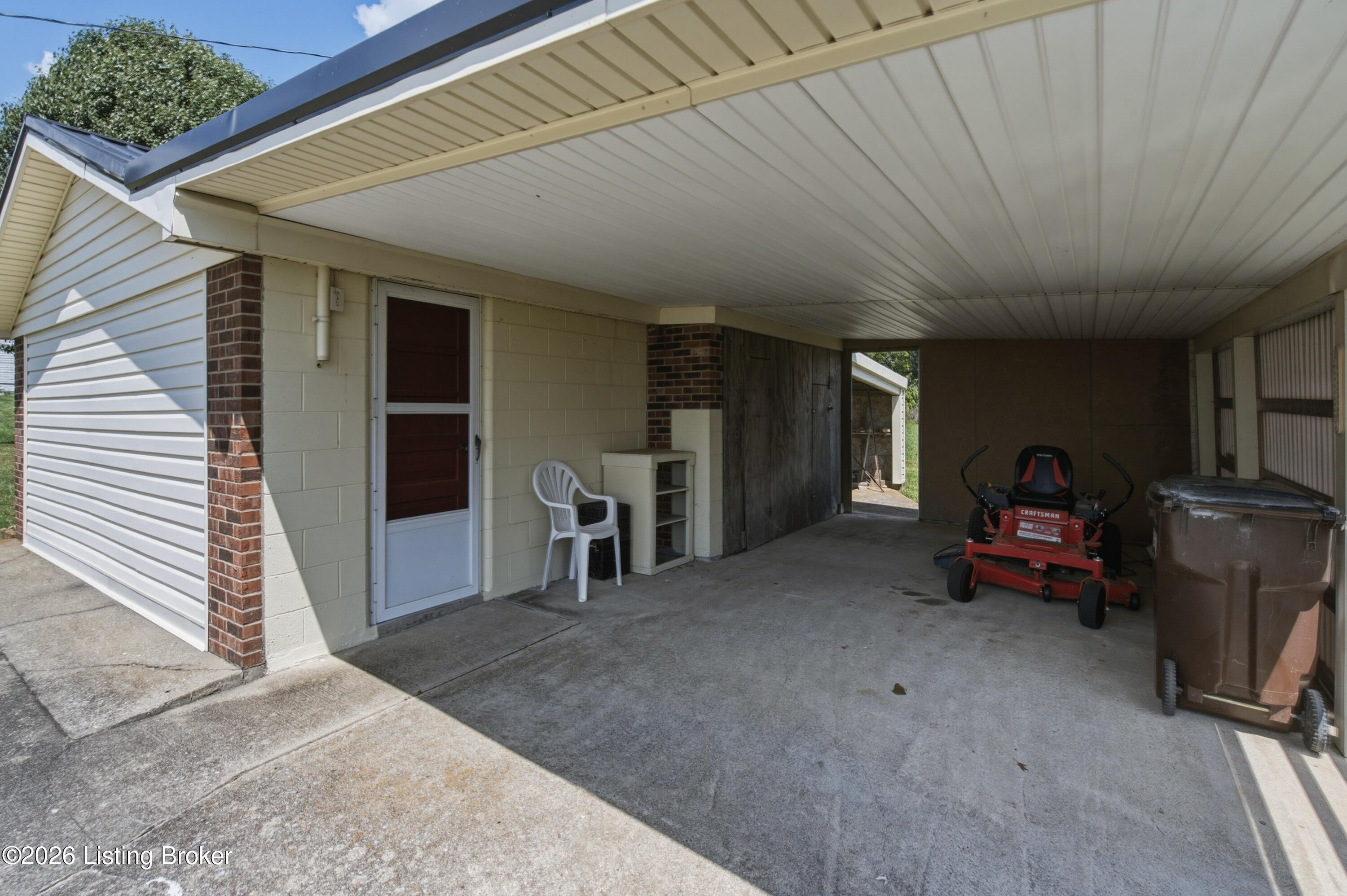2440 Bardstown Rd Property Photo 43