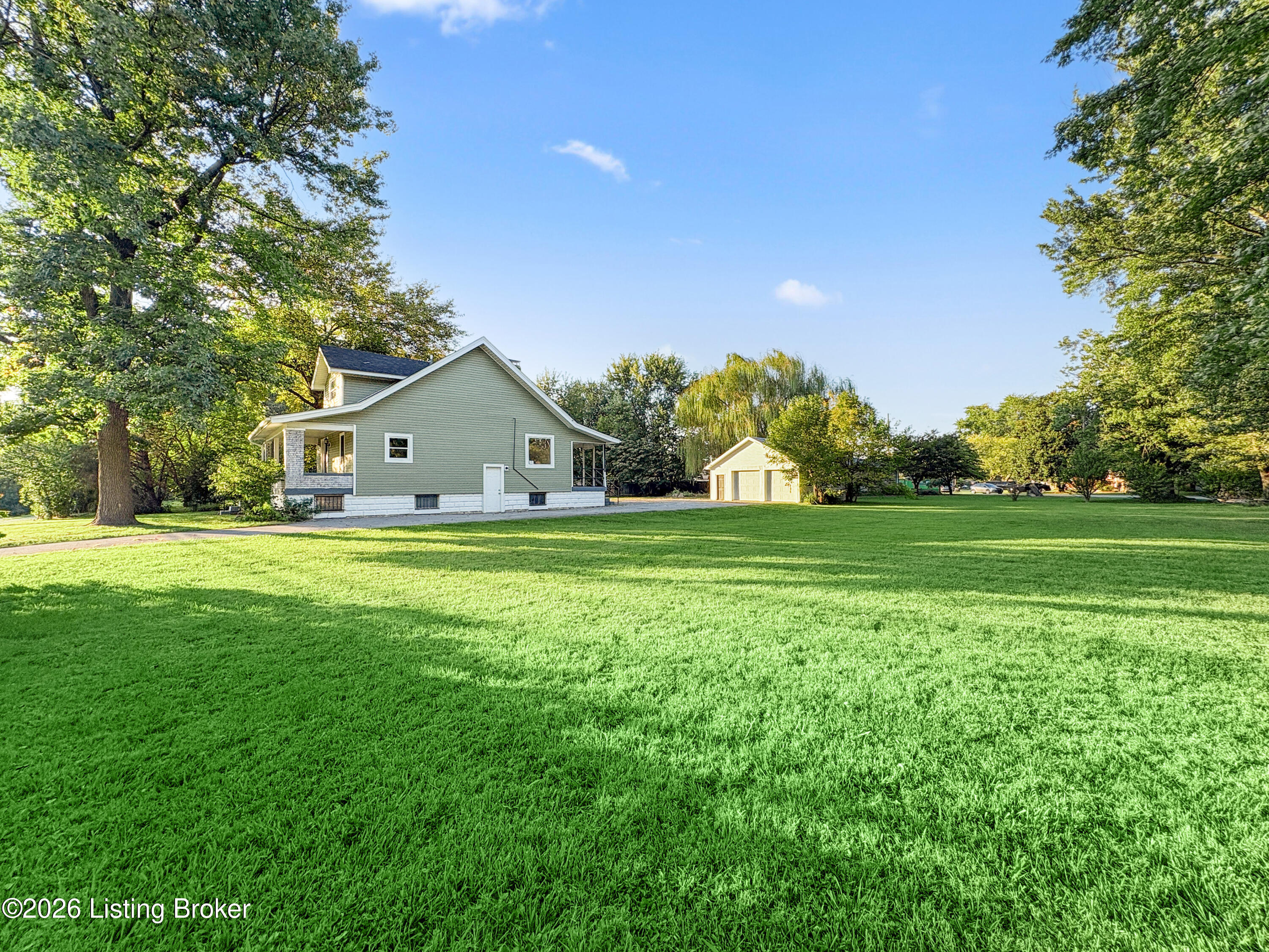2505 Lower Hunters Trace Property Photo 4