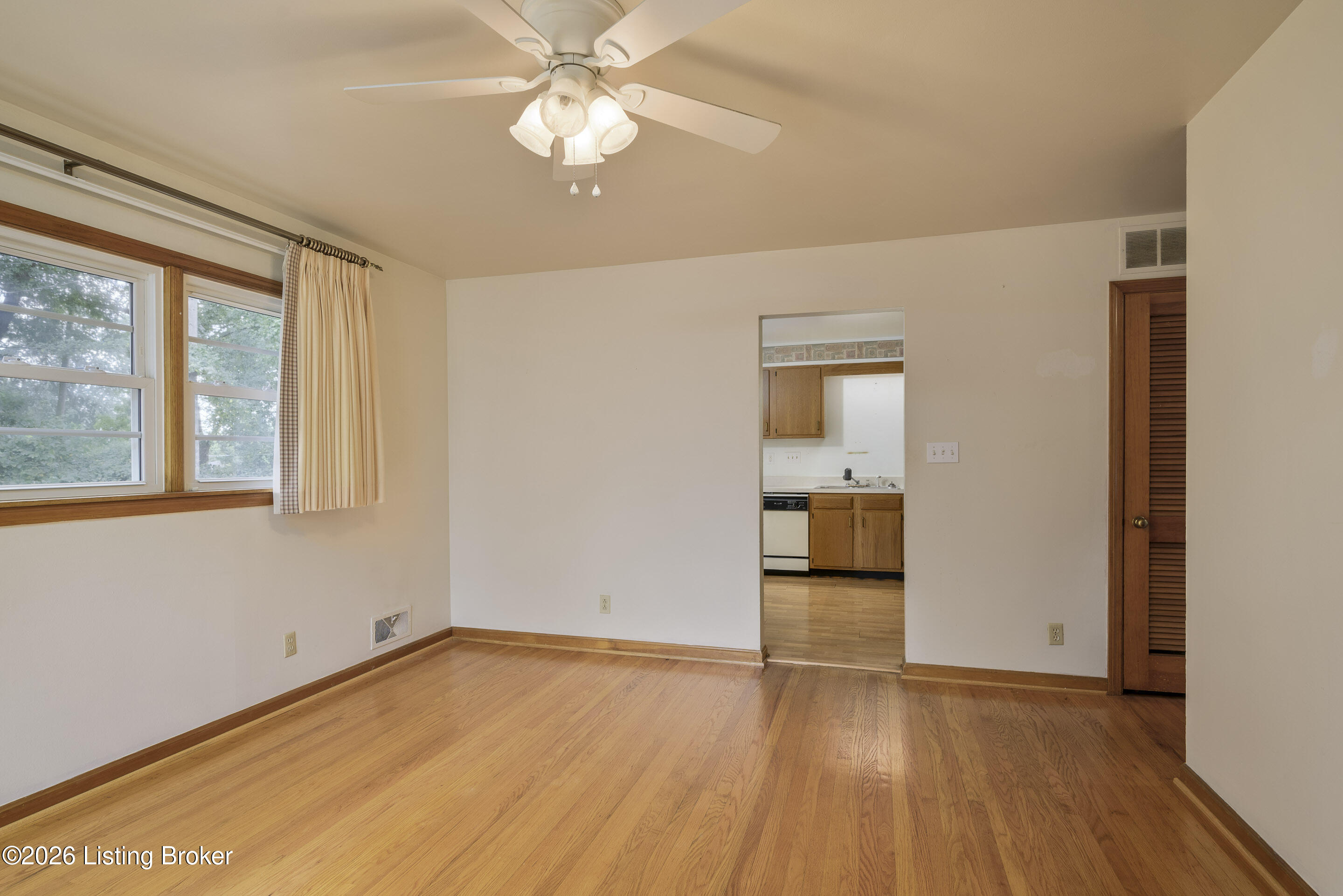 3060 Nadina Dr Property Photo 9