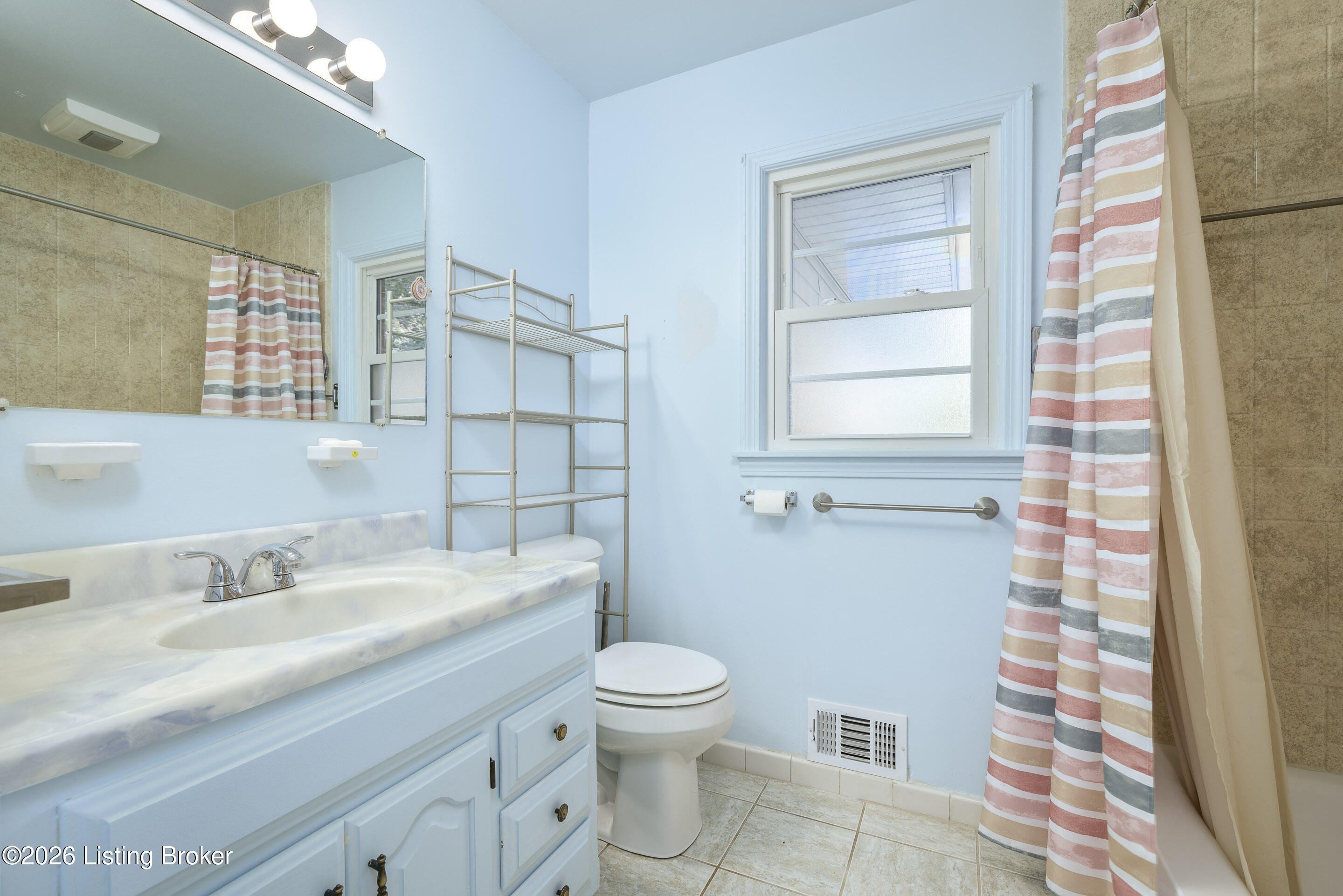 3060 Nadina Dr Property Photo 16