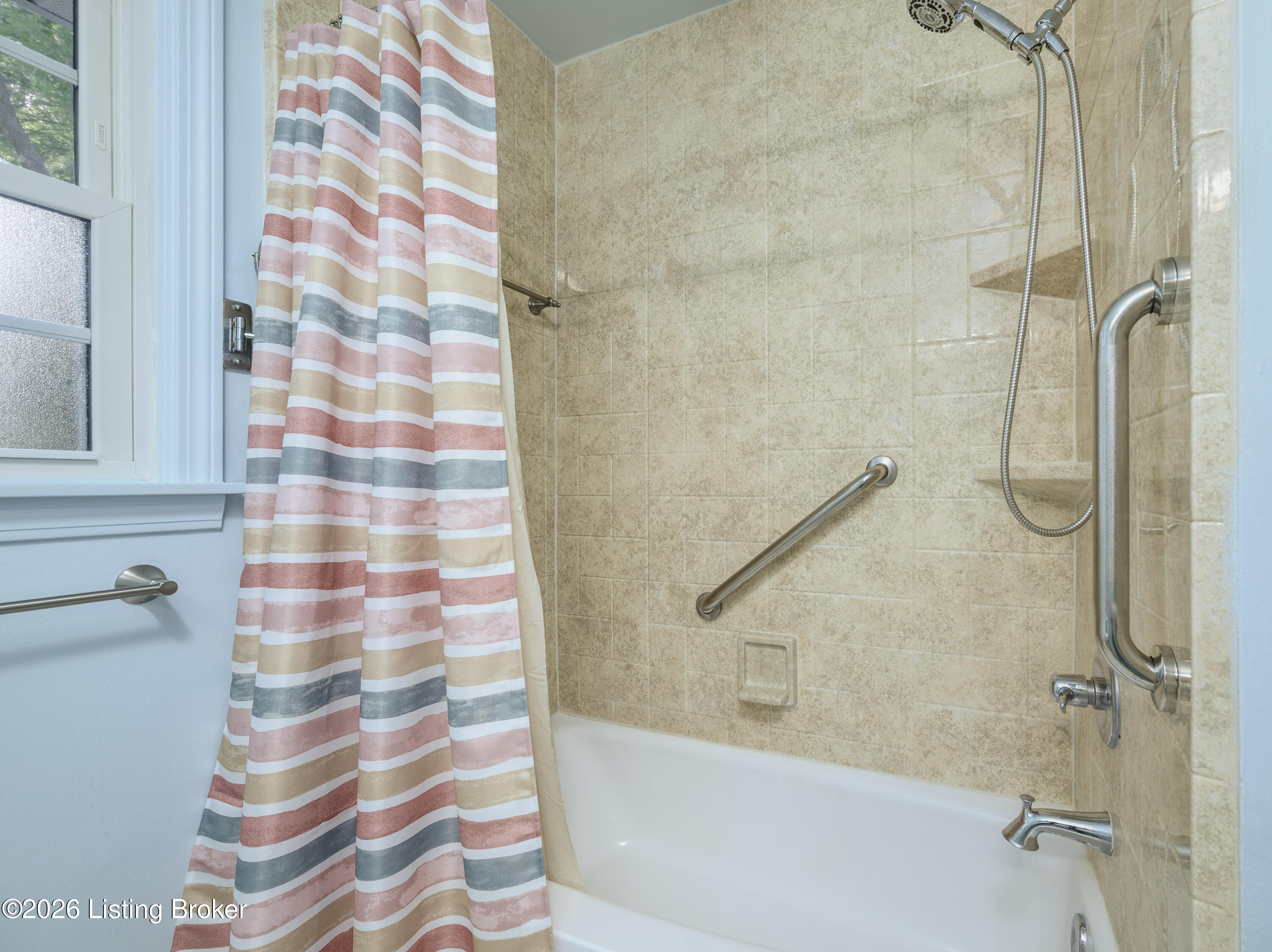 3060 Nadina Dr Property Photo 17