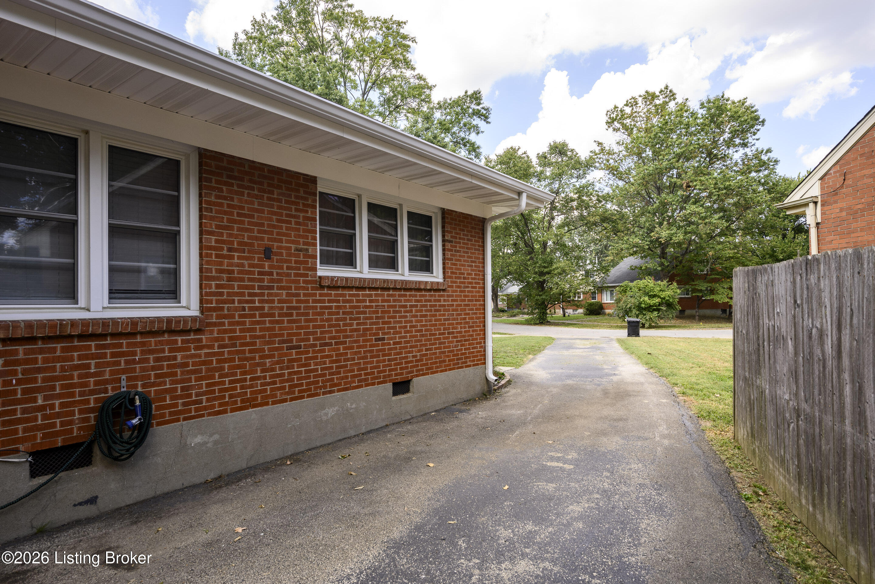 3060 Nadina Dr Property Photo 27