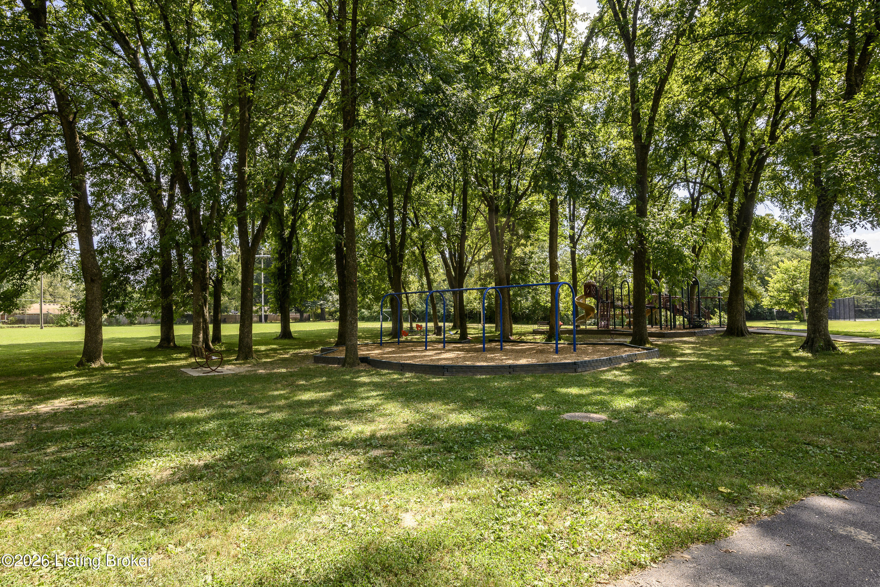 3060 Nadina Dr Property Photo 39