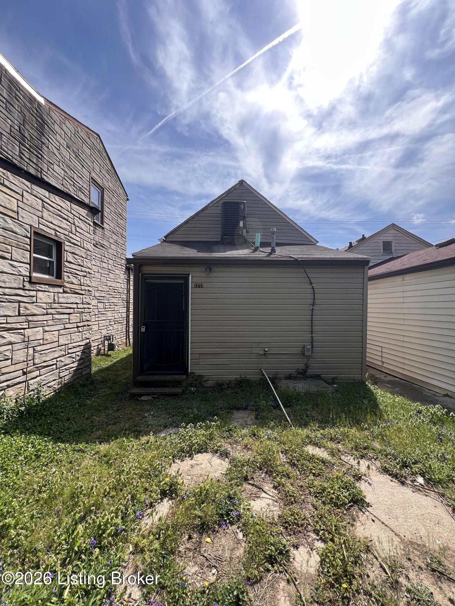 1717 Hale Ave Property Photo 2