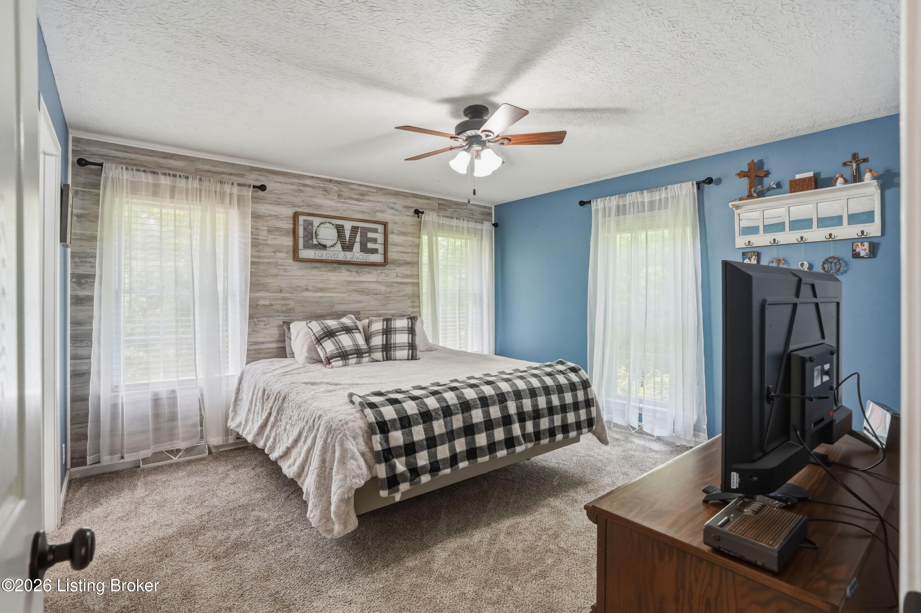 312 Cedar Point Rd Property Photo 6