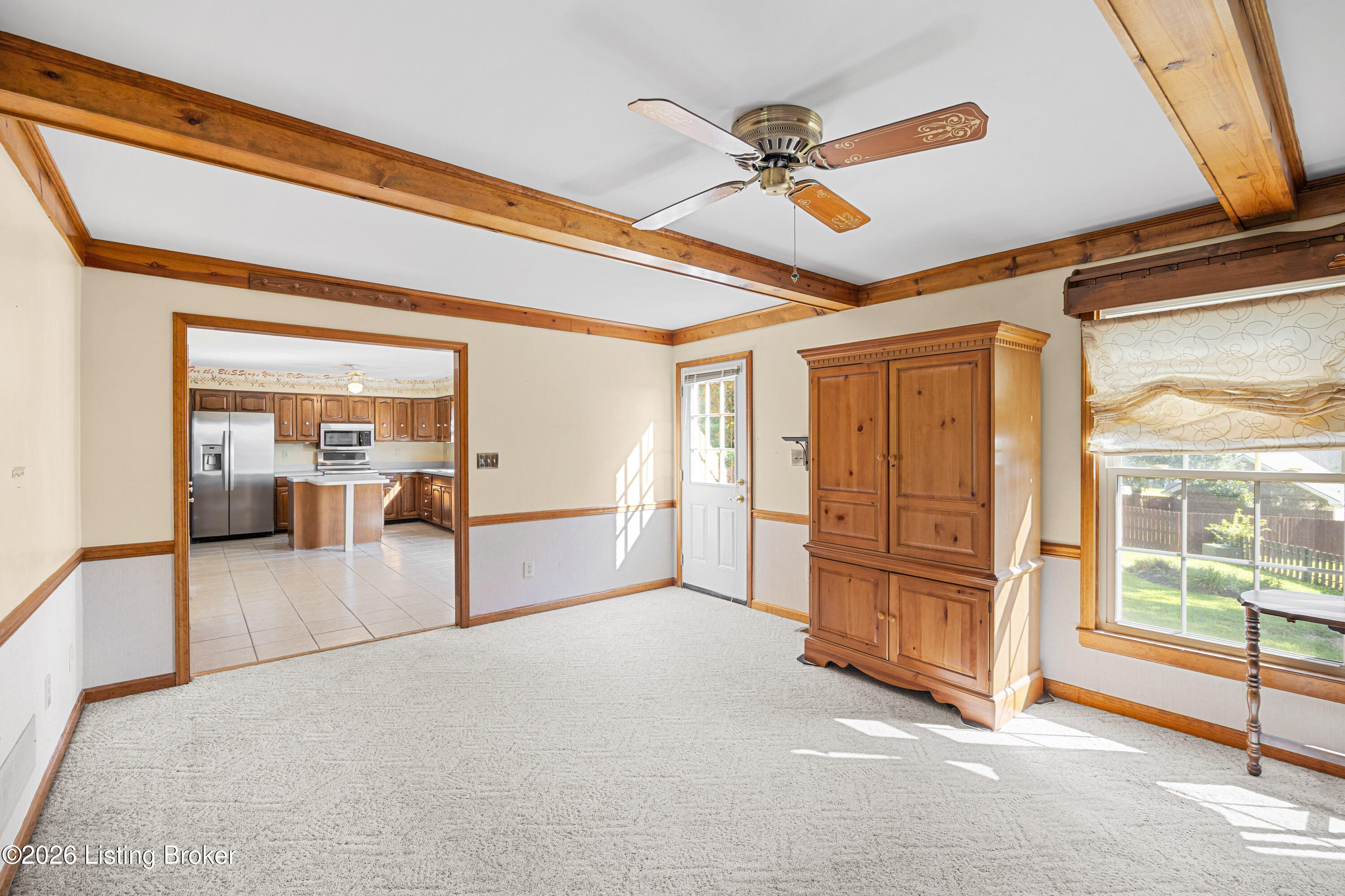 3905 Deer Lake Ct Property Photo 3