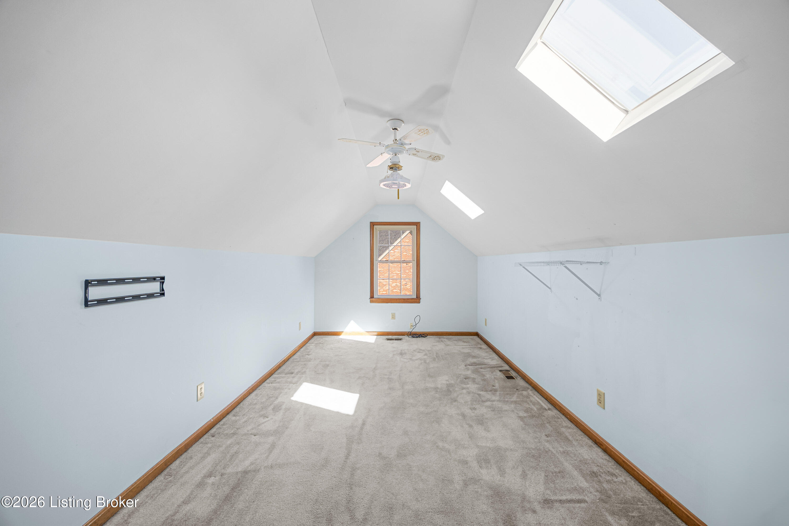 3905 Deer Lake Ct Property Photo 24