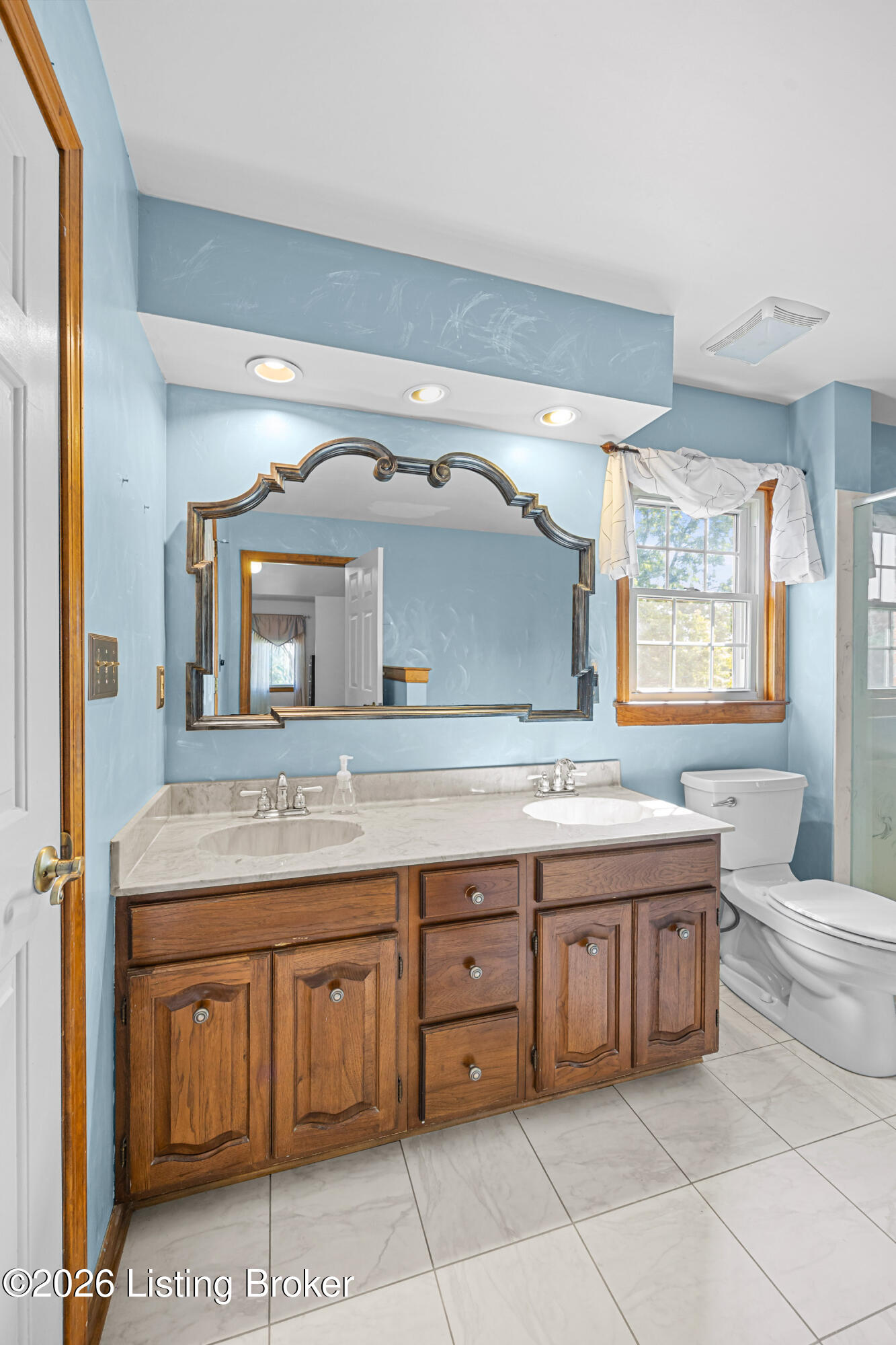 3905 Deer Lake Ct Property Photo 27