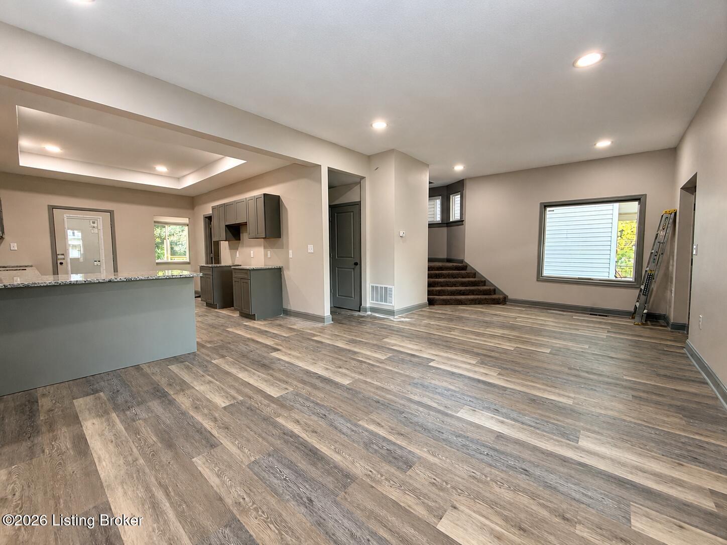 4103 W Broadway Property Photo 3