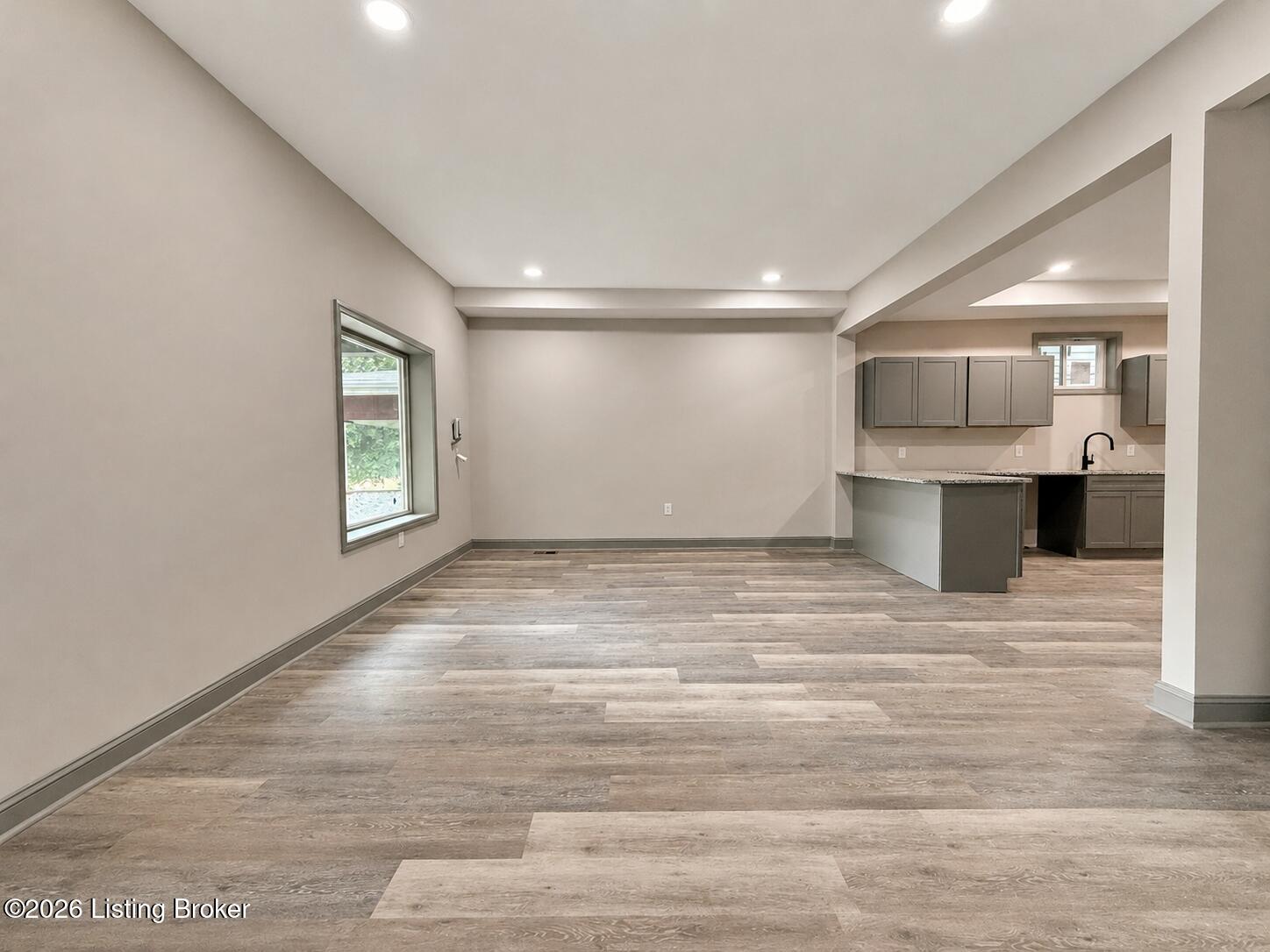 4103 W Broadway Property Photo 5