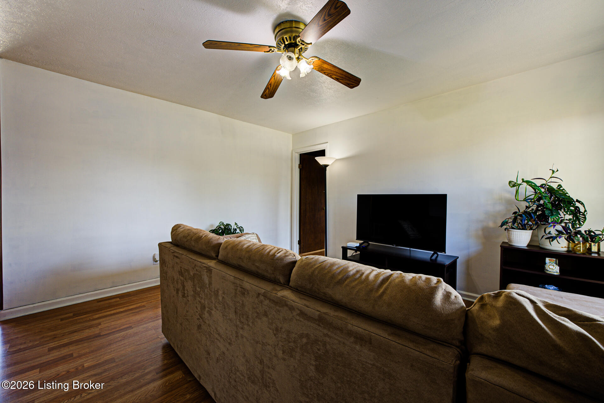 7501 Revolutionary Ct Property Photo 6