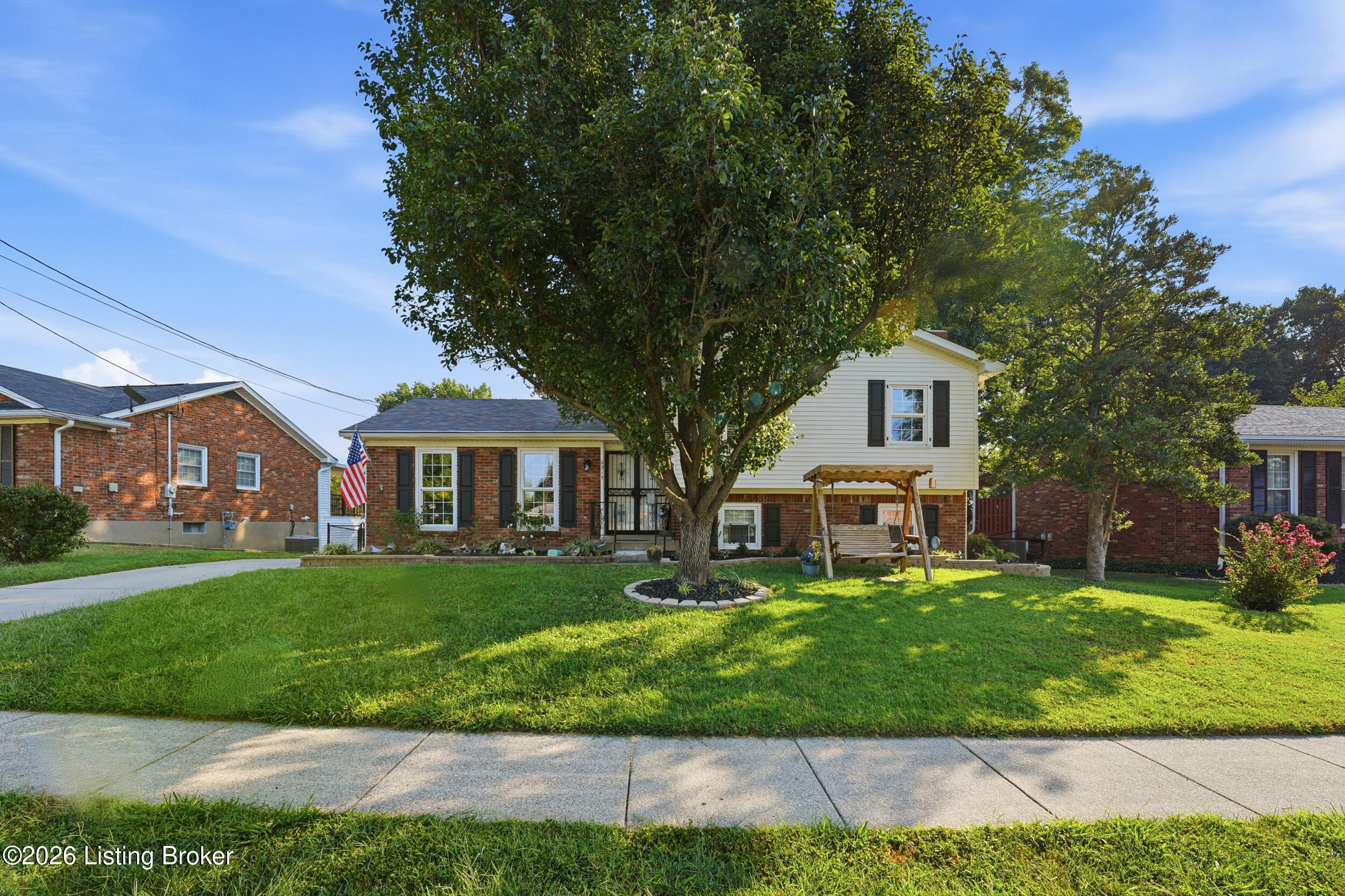 2313 Steeplechase Dr Property Photo 3