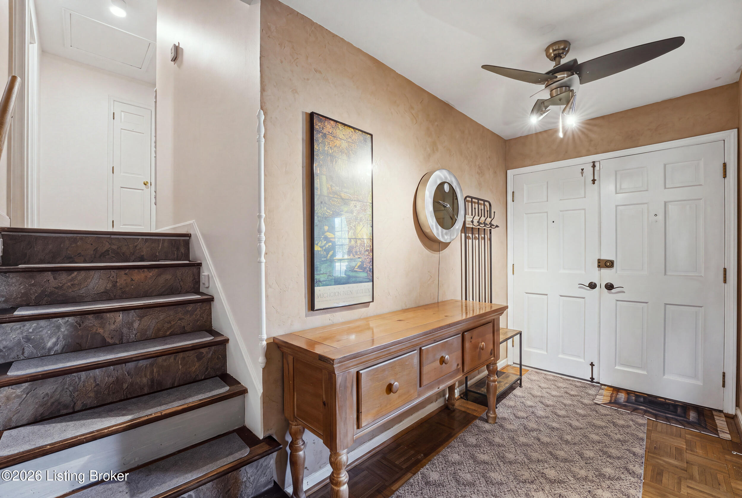 2313 Steeplechase Dr Property Photo 4