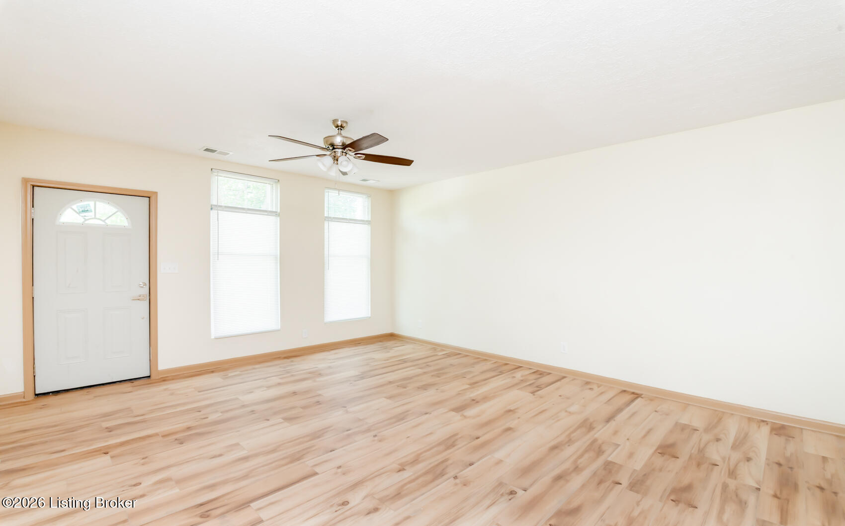 2721 Saint Xavier St Property Photo 3