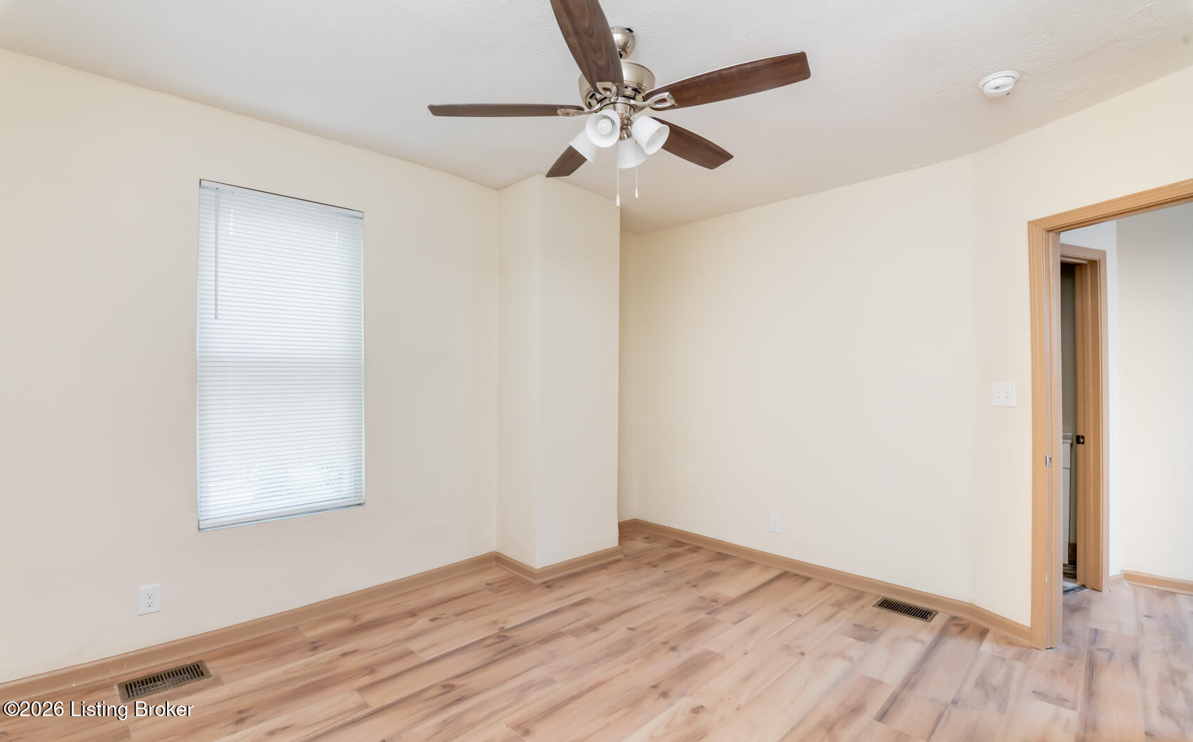 2721 Saint Xavier St Property Photo 4