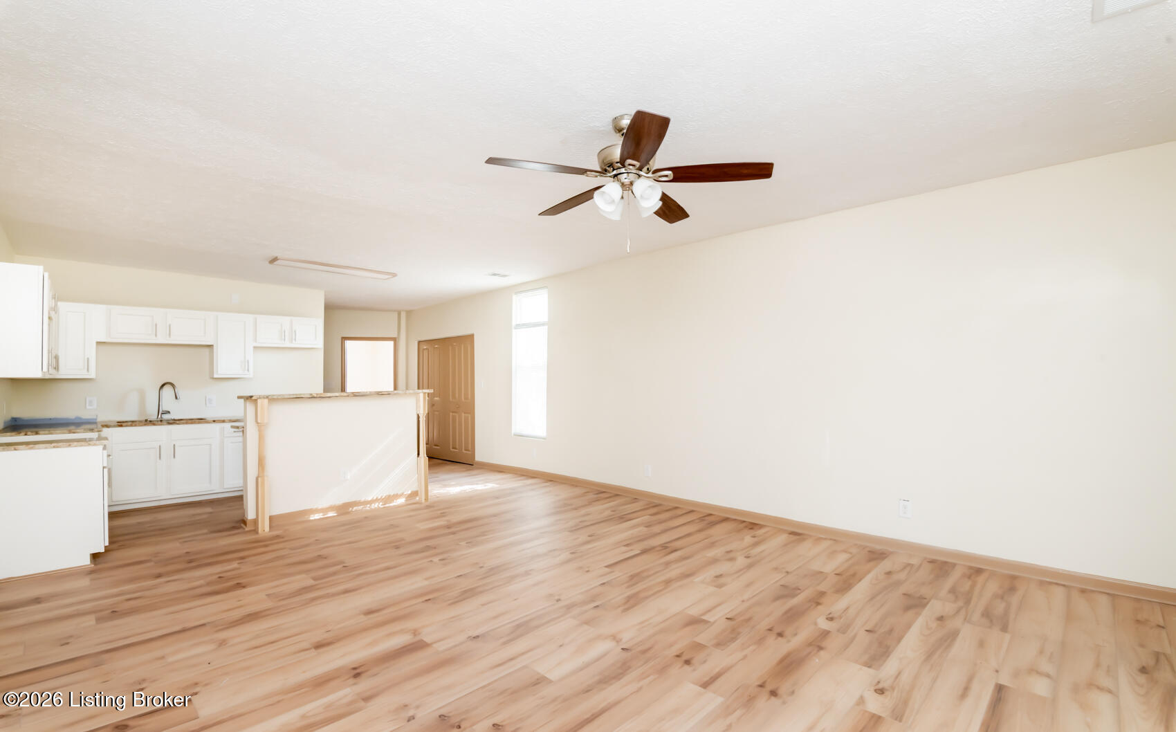 2721 Saint Xavier St Property Photo 6