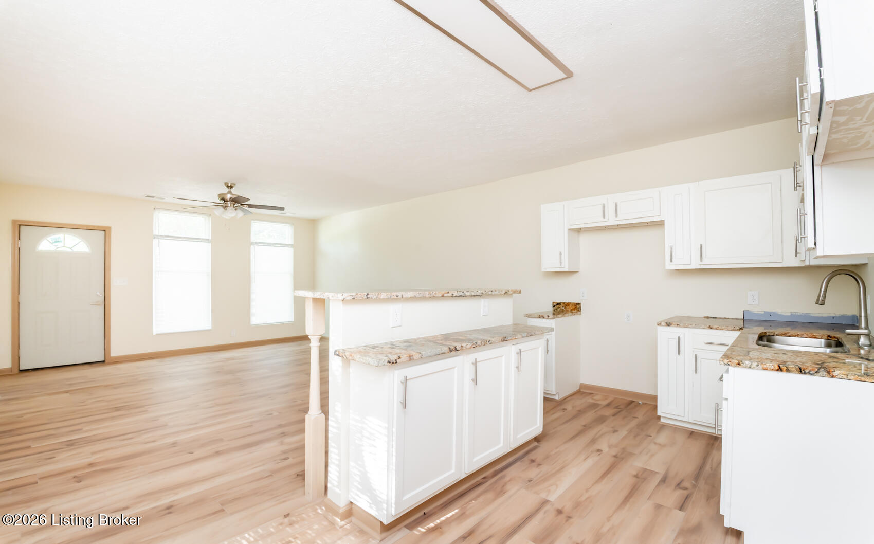 2721 Saint Xavier St Property Photo 7