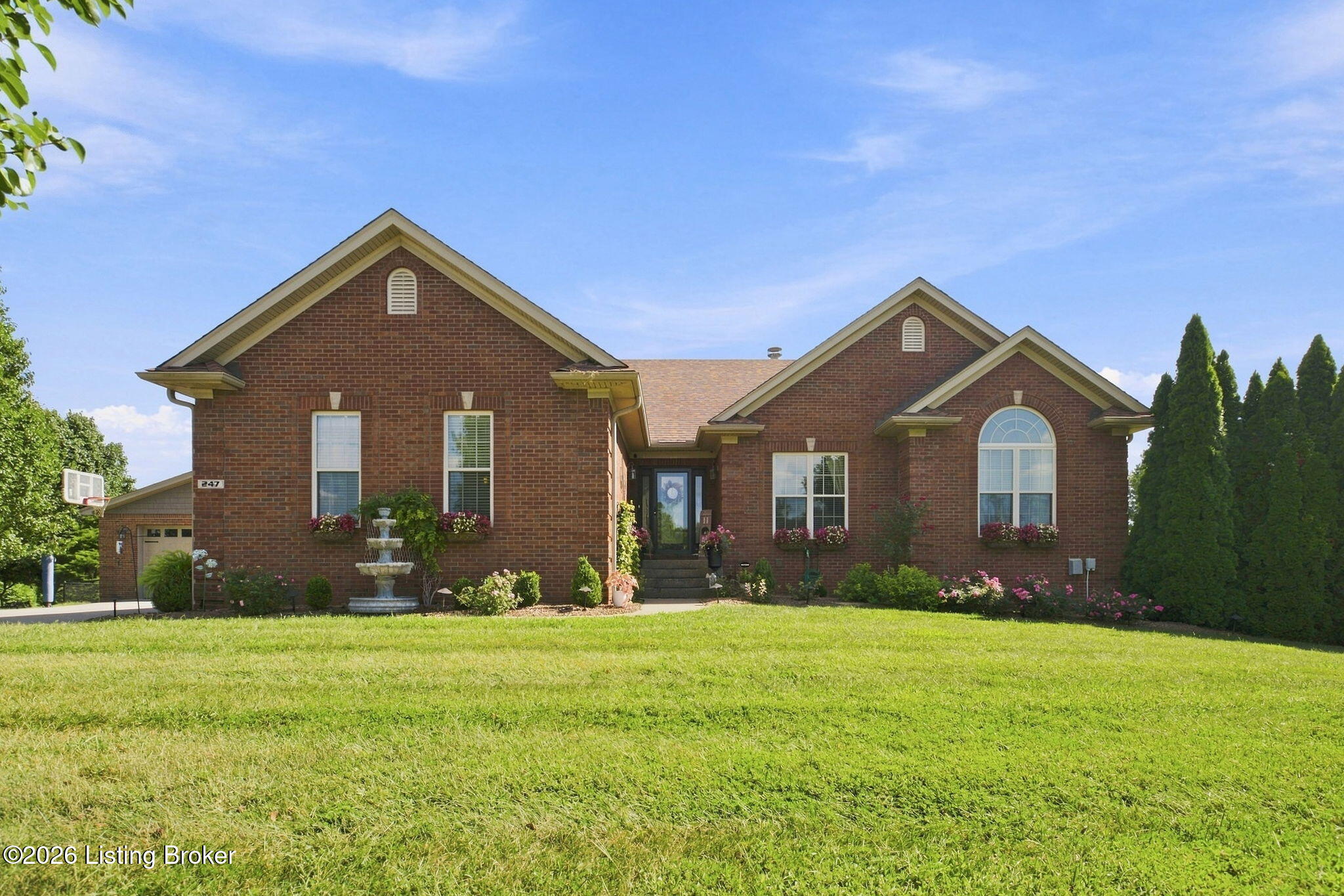 247 Sunray Dr Property Photo 4