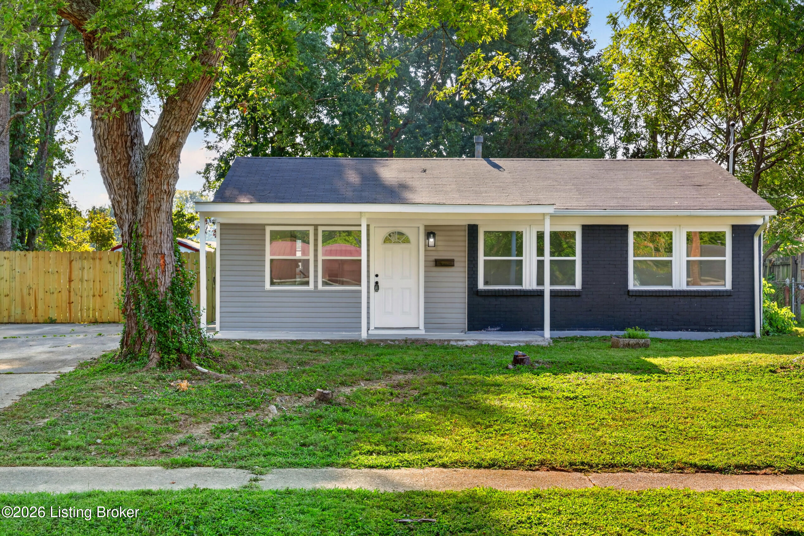10905 Grafton Hall Rd Property Photo 1