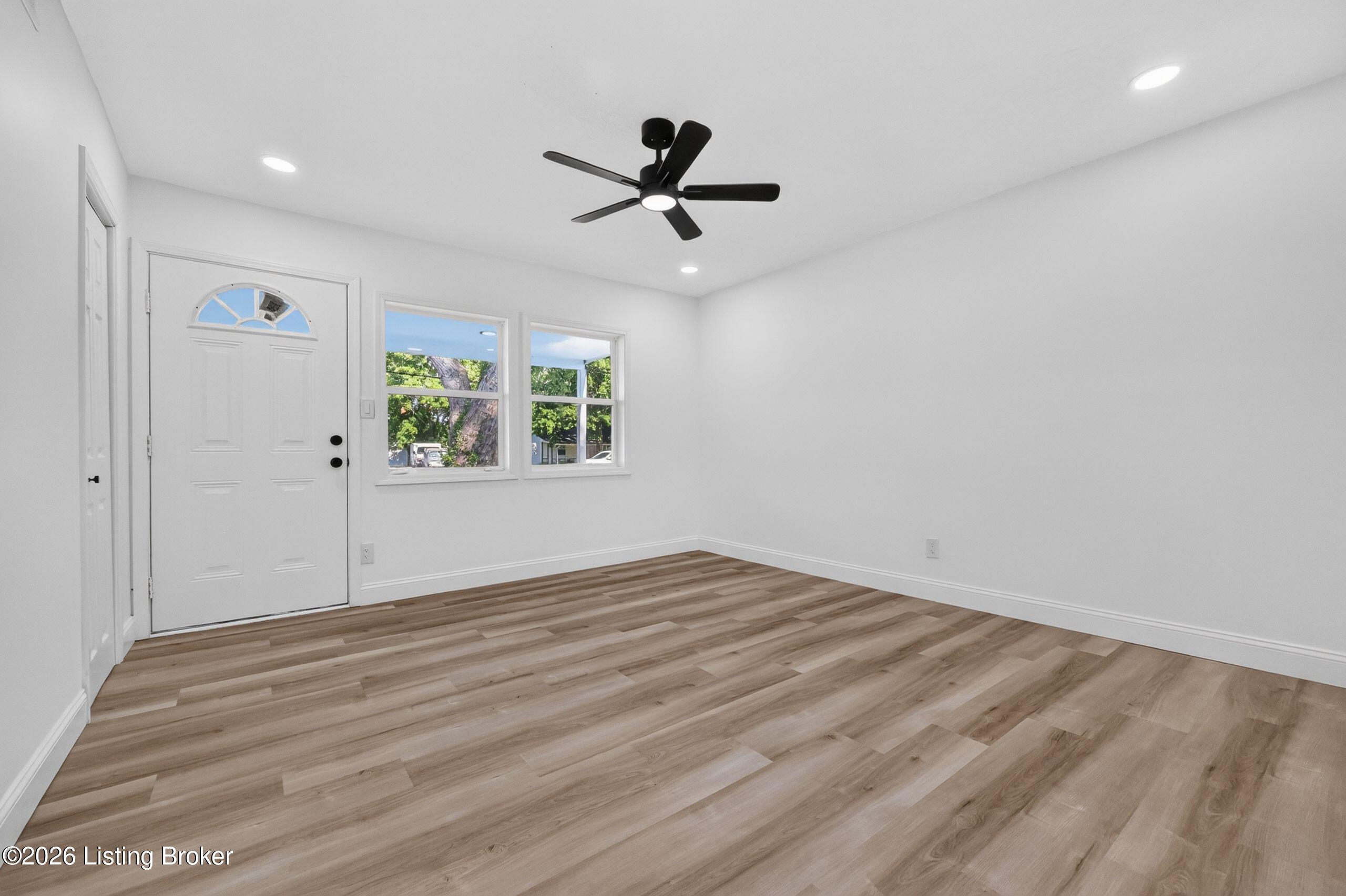 10905 Grafton Hall Rd Property Photo 8