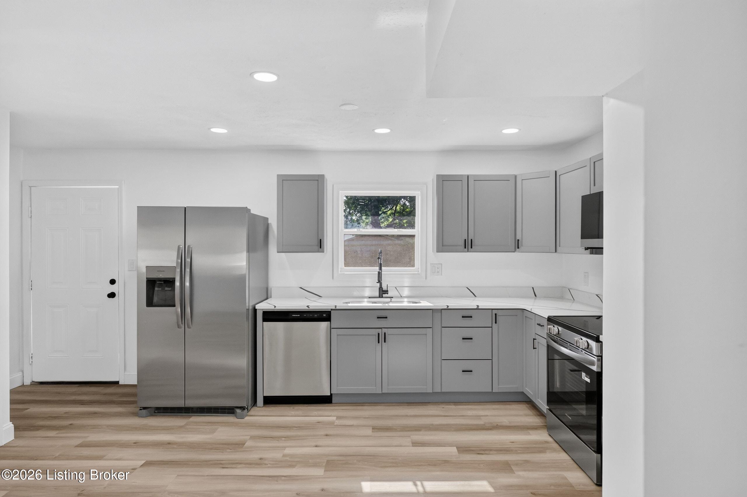 10905 Grafton Hall Rd Property Photo 12