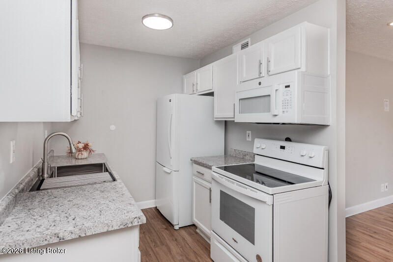 169 Central Blvd Apt 37 Property Photo 8