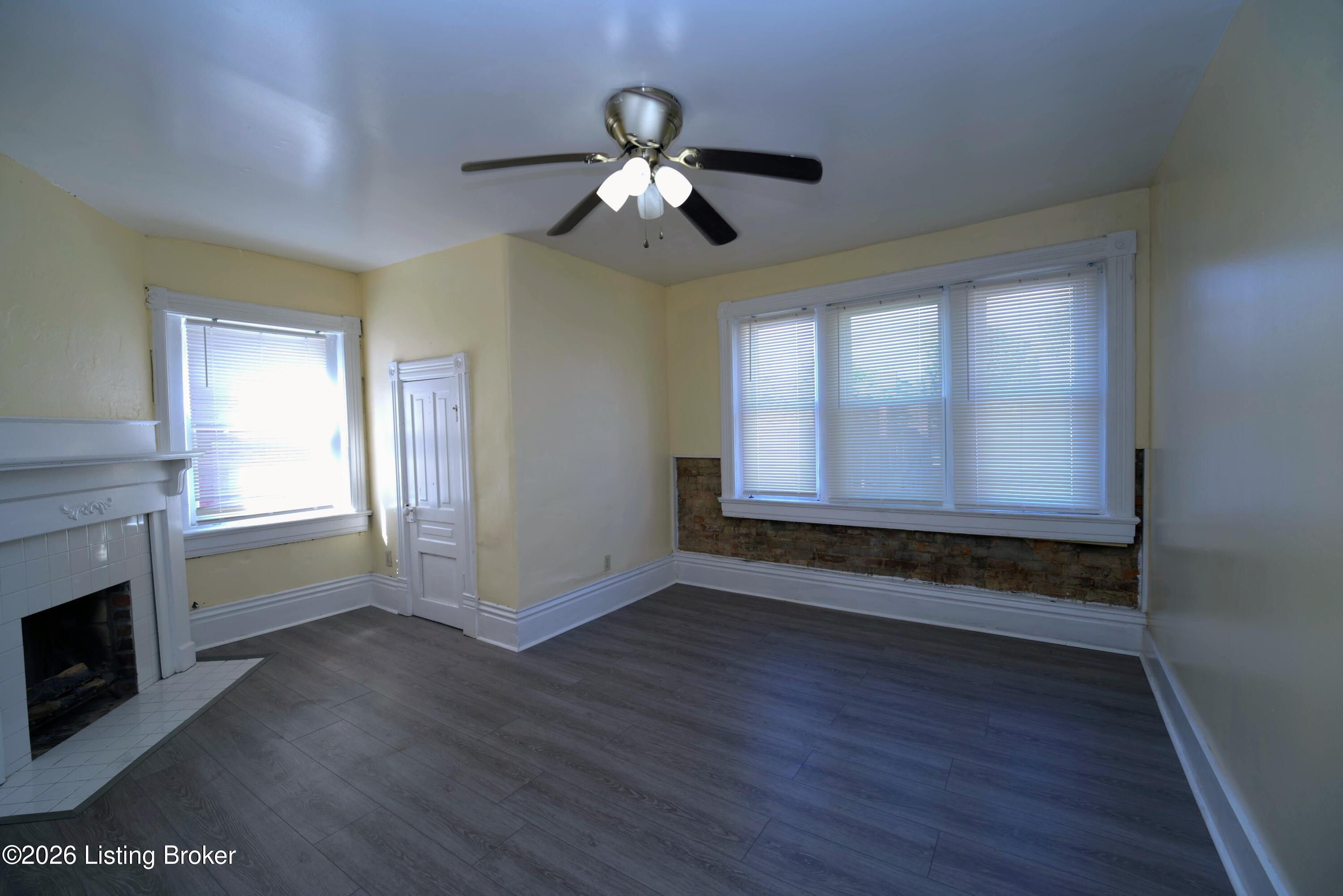 226 W Burnett Ave B Property Photo 1