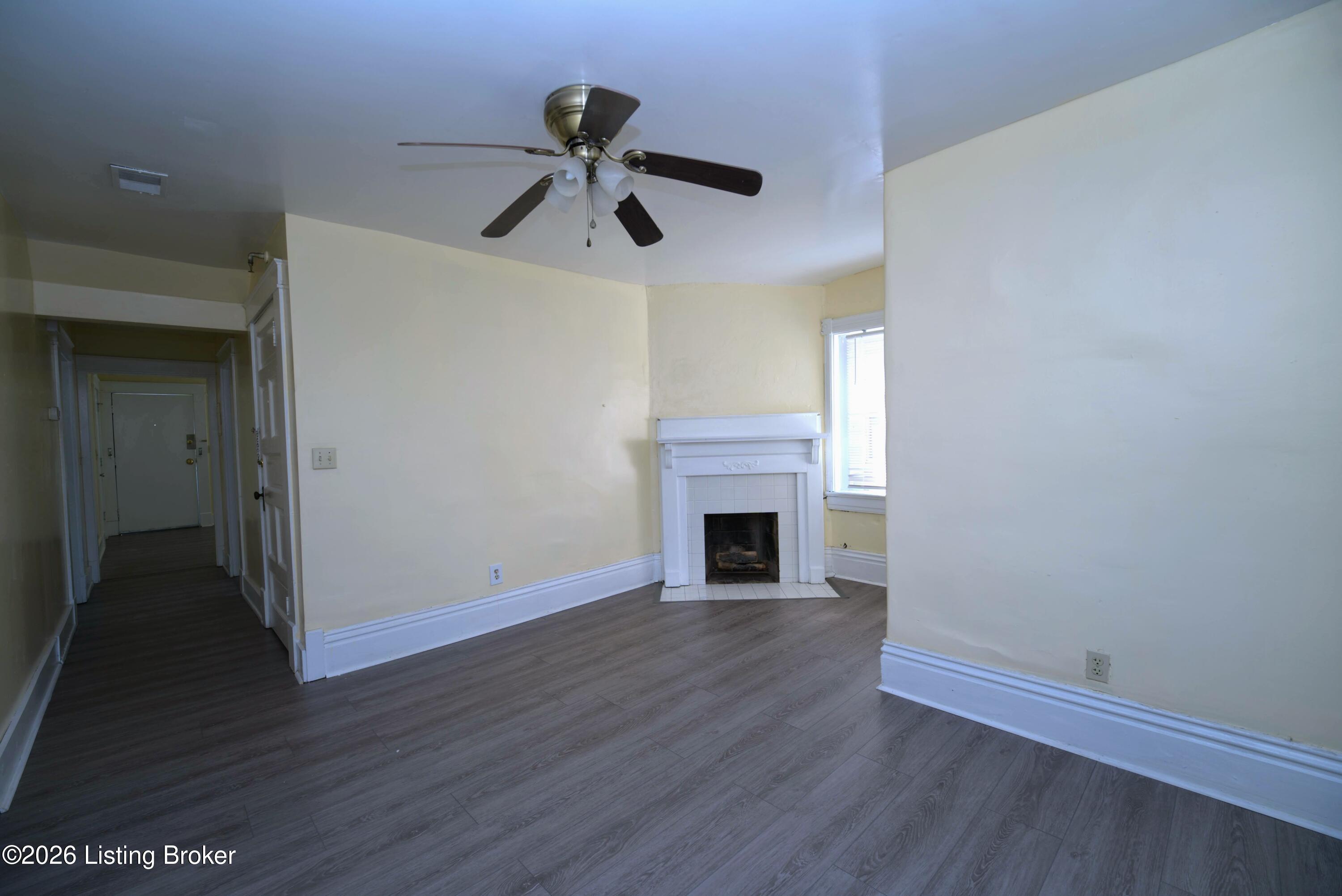 226 W Burnett Ave B Property Photo 3