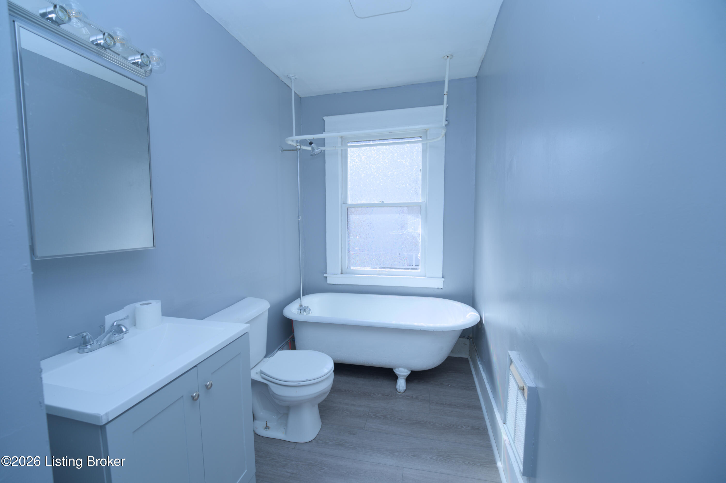 226 W Burnett Ave B Property Photo 6