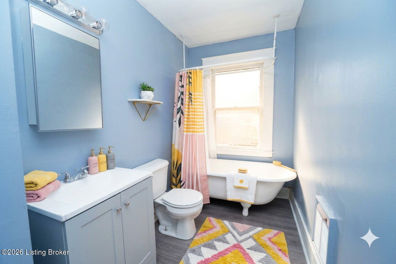 226 W Burnett Ave B Property Photo 7