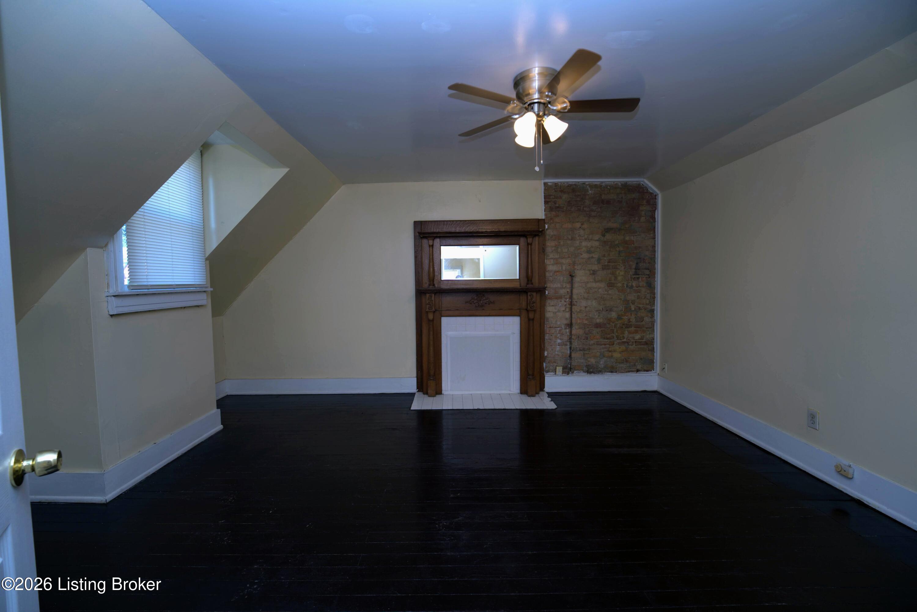 226 W Burnett Ave B Property Photo 8