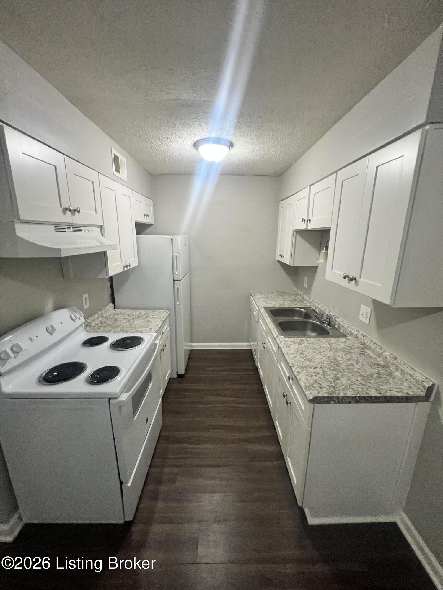 6500 Hackel Dr 4 Property Photo 3