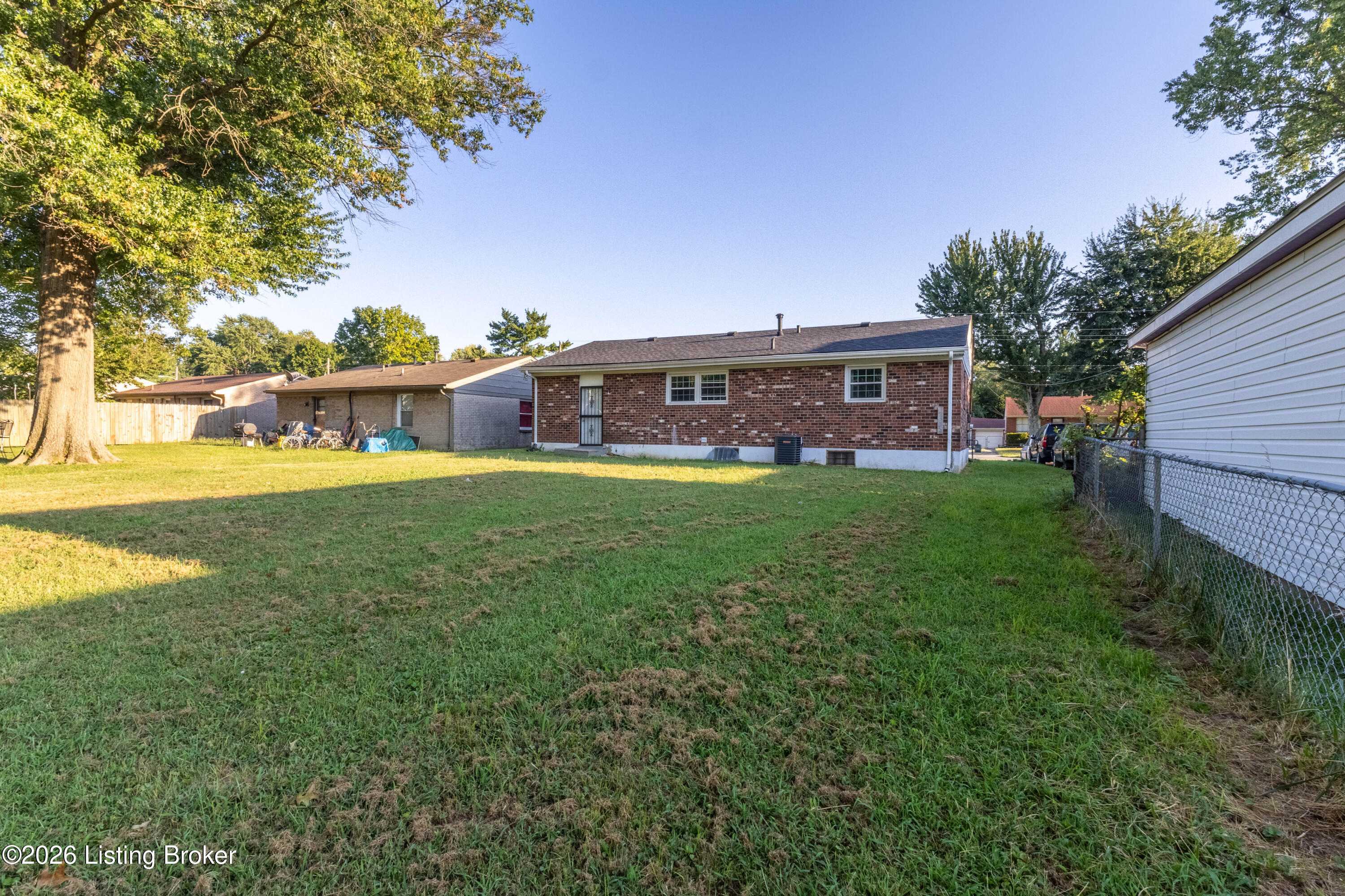 5301 Red Fern Rd Property Photo 3