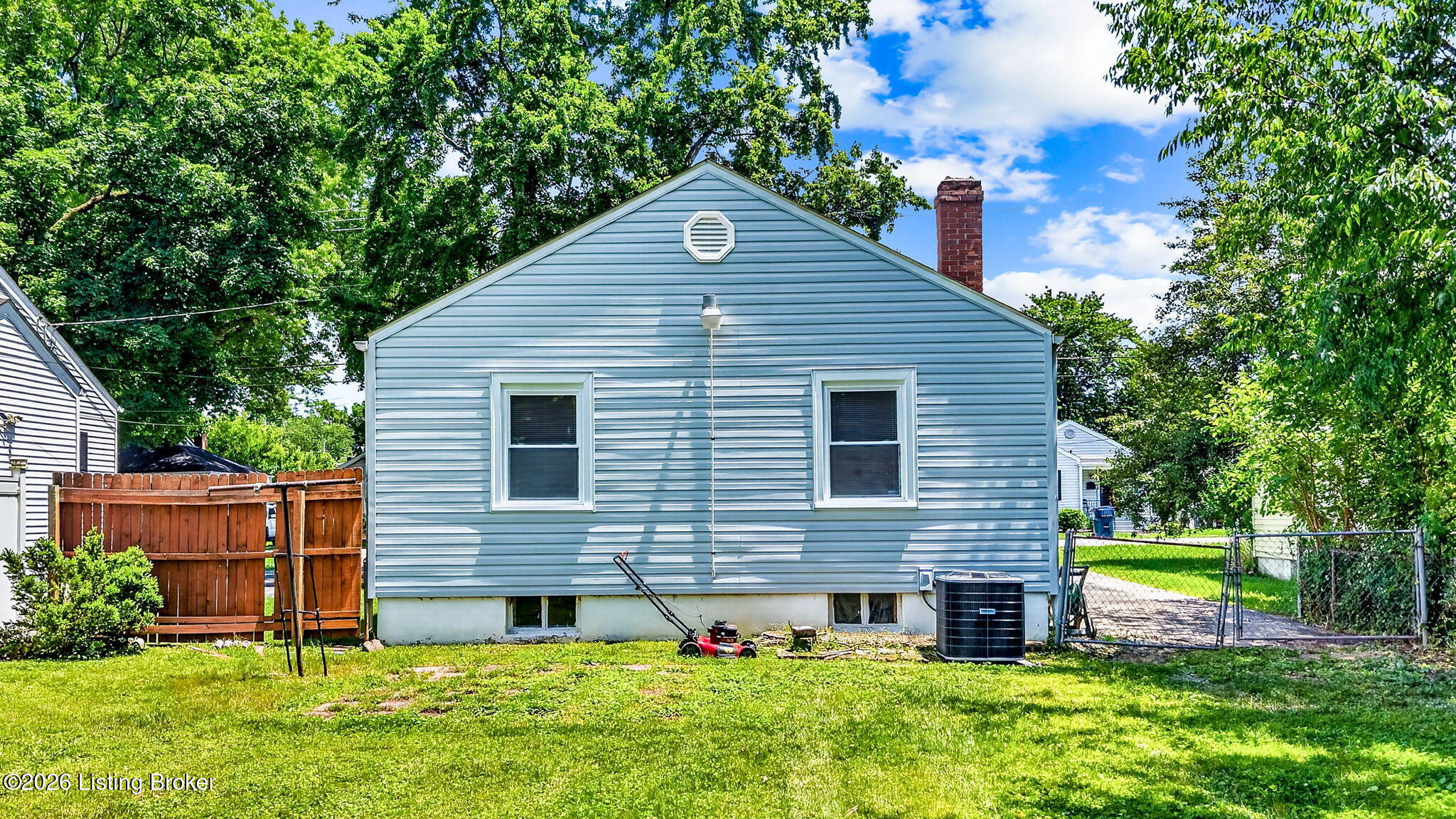 4130 Hillview Ave Property Photo 4
