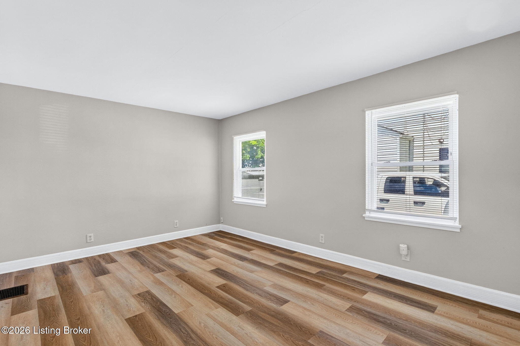 4130 Hillview Ave Property Photo 10