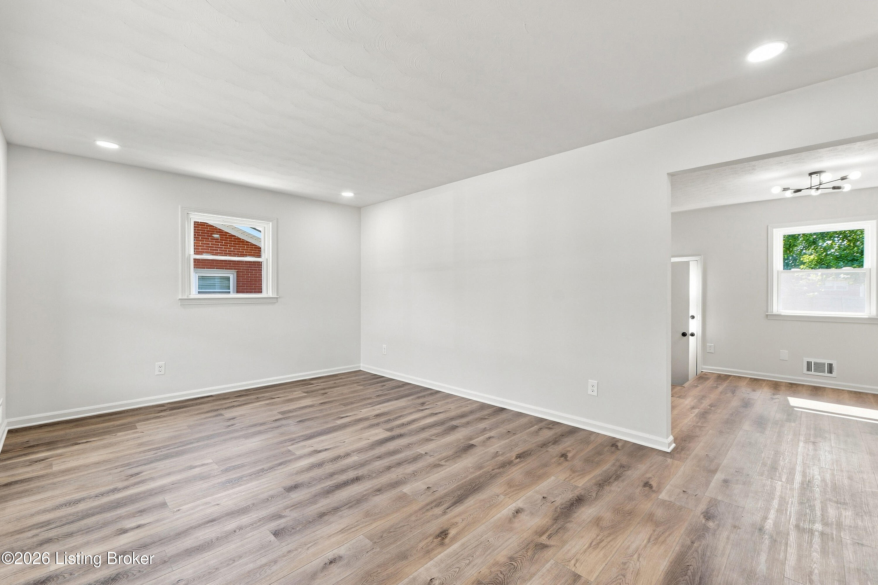 7110 Uranus Dr Property Photo 4