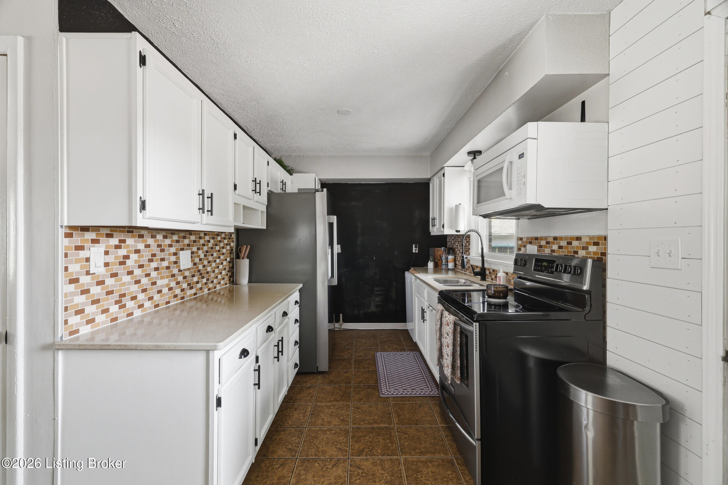 8506 Glaser Ln Property Photo 16