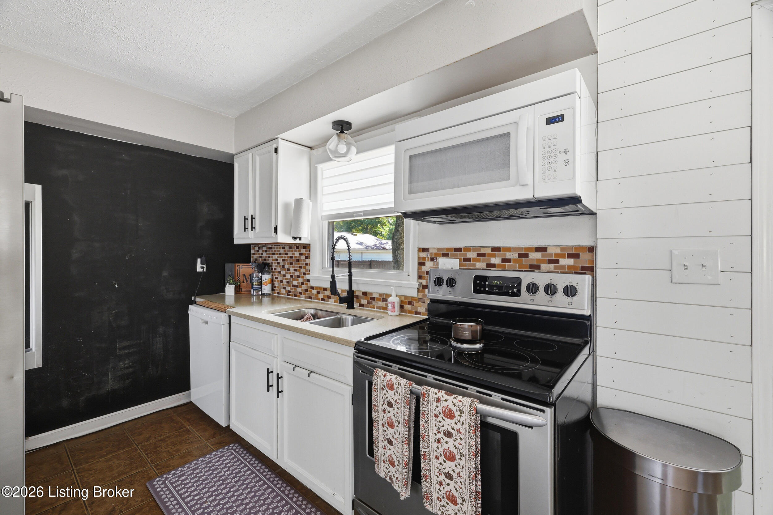8506 Glaser Ln Property Photo 18