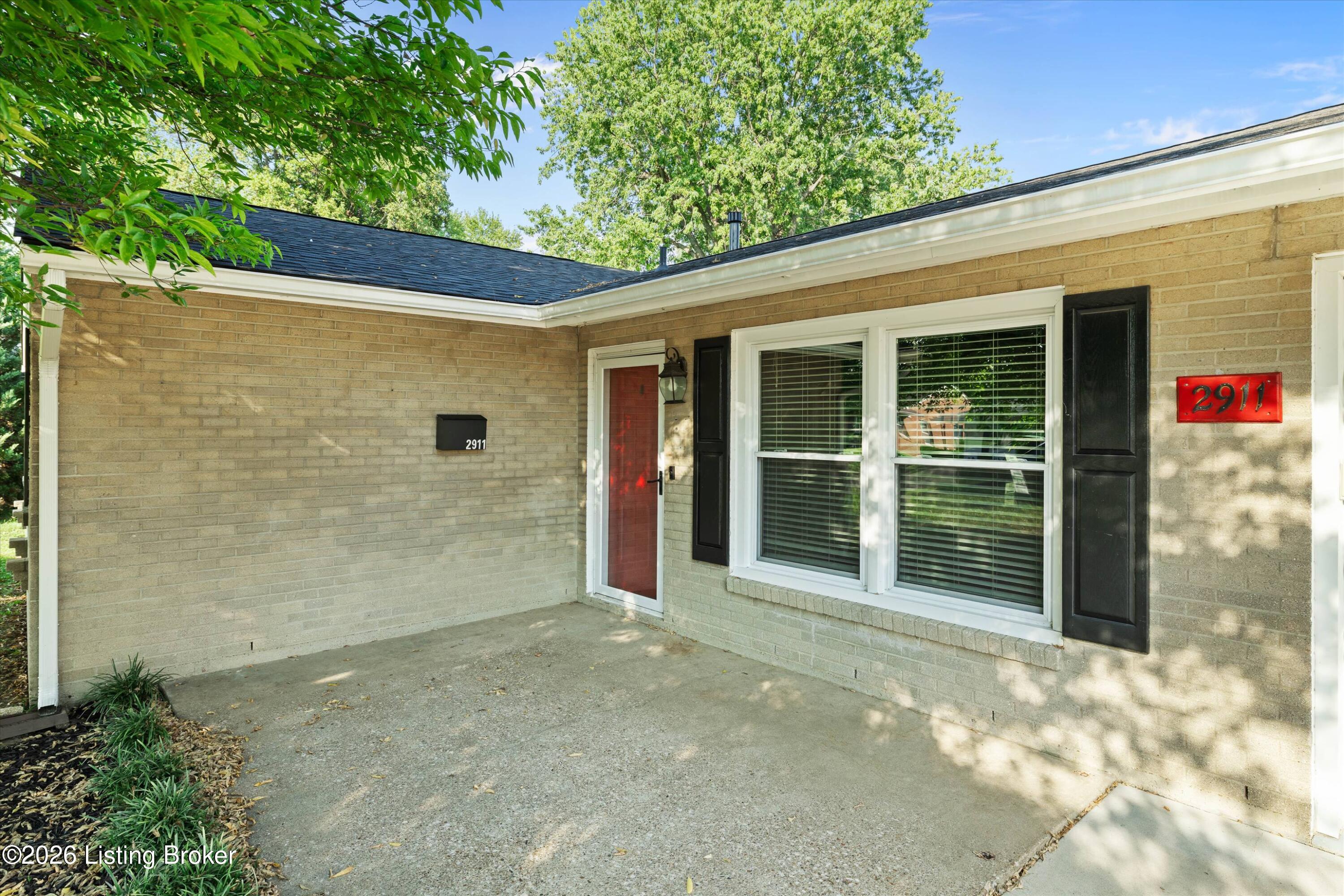 2911 Chippewa Dr Property Photo 2