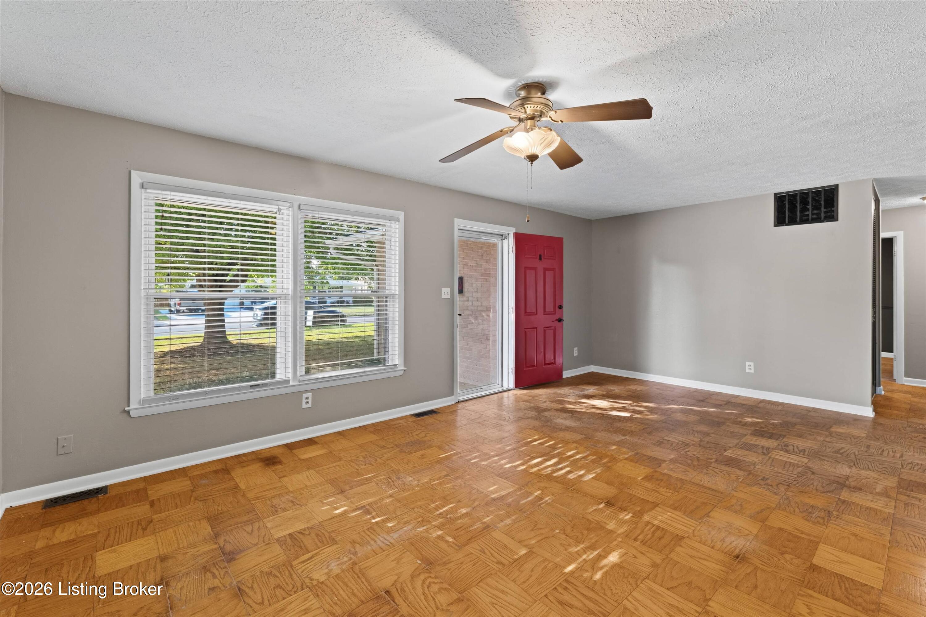 2911 Chippewa Dr Property Photo 6
